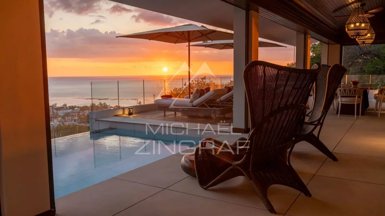 Île Maurice – Villa d’Exception Ultra Luxe avec Vue Panoramique sur Le Morne – Rivière Noire
