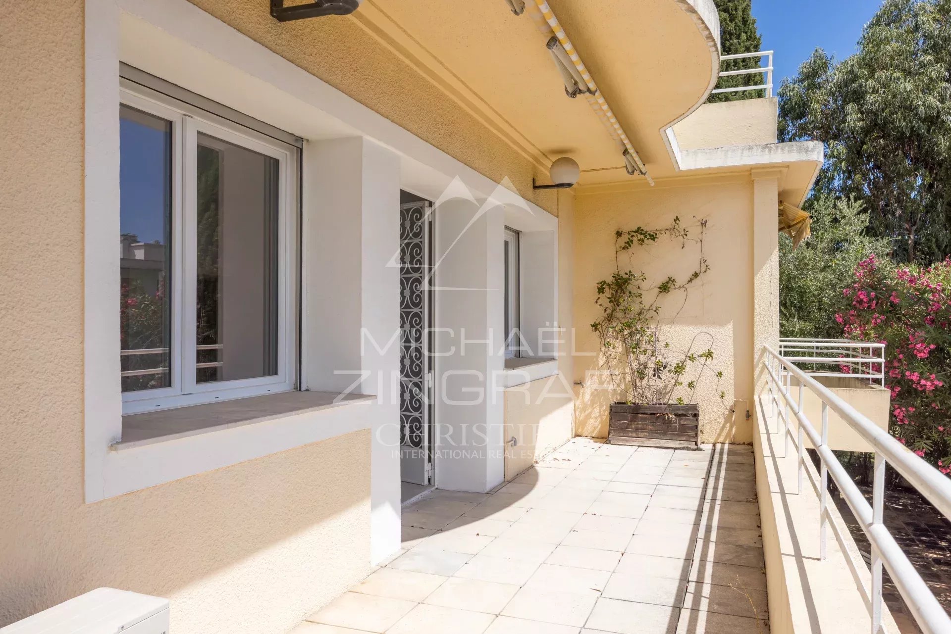 Cannes - Beautiful, quiet apartment with terrace, garden and sea view
