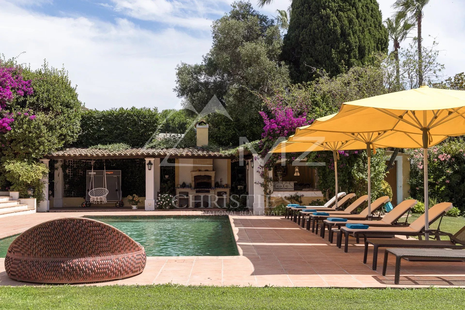 Exclusive Domain Properties in Cap d'Antibes west side with 4873 m2 landscaped park