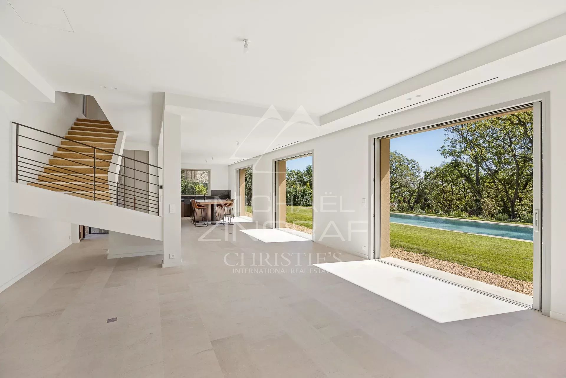 Proche Saint-Paul-de-Vence - Superbe propriété neuve provençale moderne