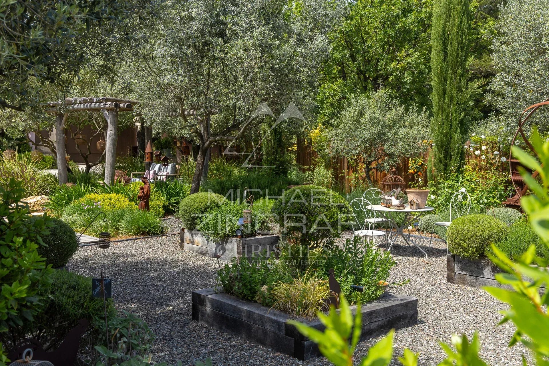 Exceptional charming estate
