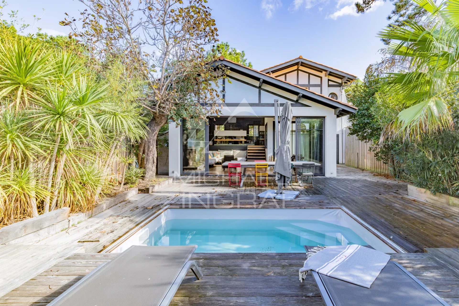 MOULLEAU / CERCLE DE VOILE – VILLA D’ARCHITECTE AVEC PISCINE, PLAGE À PIED