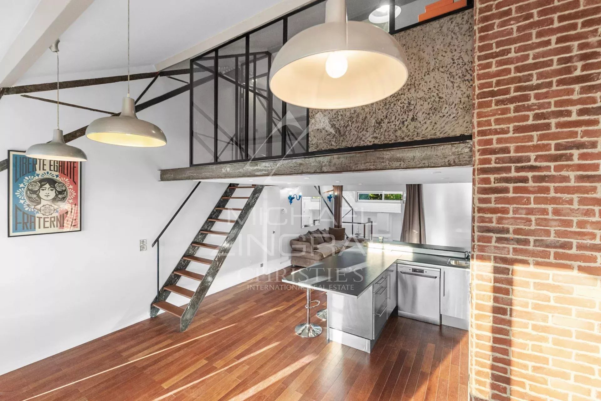 Duplex d’exception – Espace loft new-yorkais avec terrasse