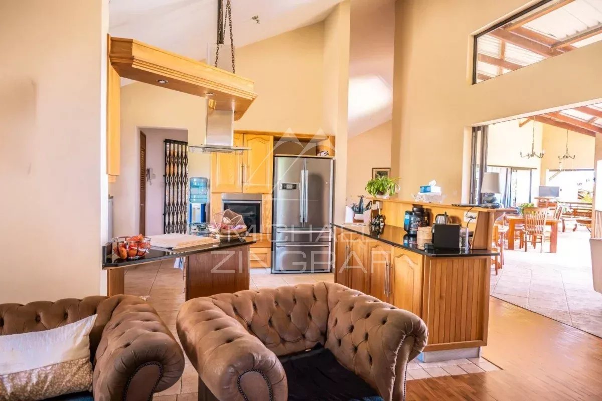 Exceptional Villa with Panoramic Views in a Prestigious Residential Estate