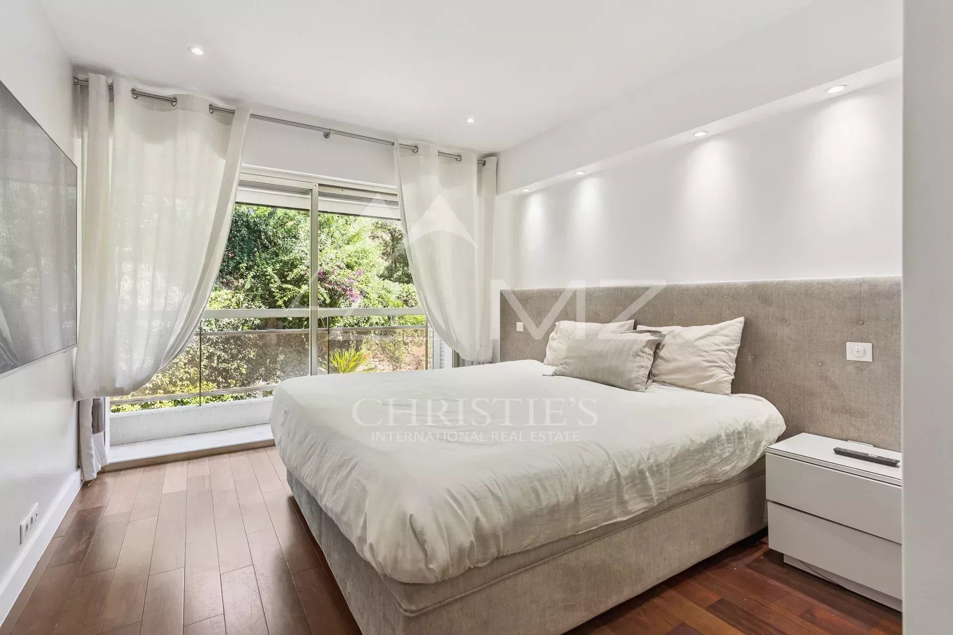 Superbe 3 pièces vue mer panoramique dans résidence de Prestige