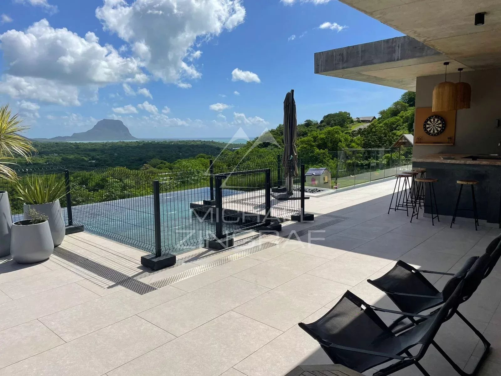 Exceptional Luxury Villa in Black River