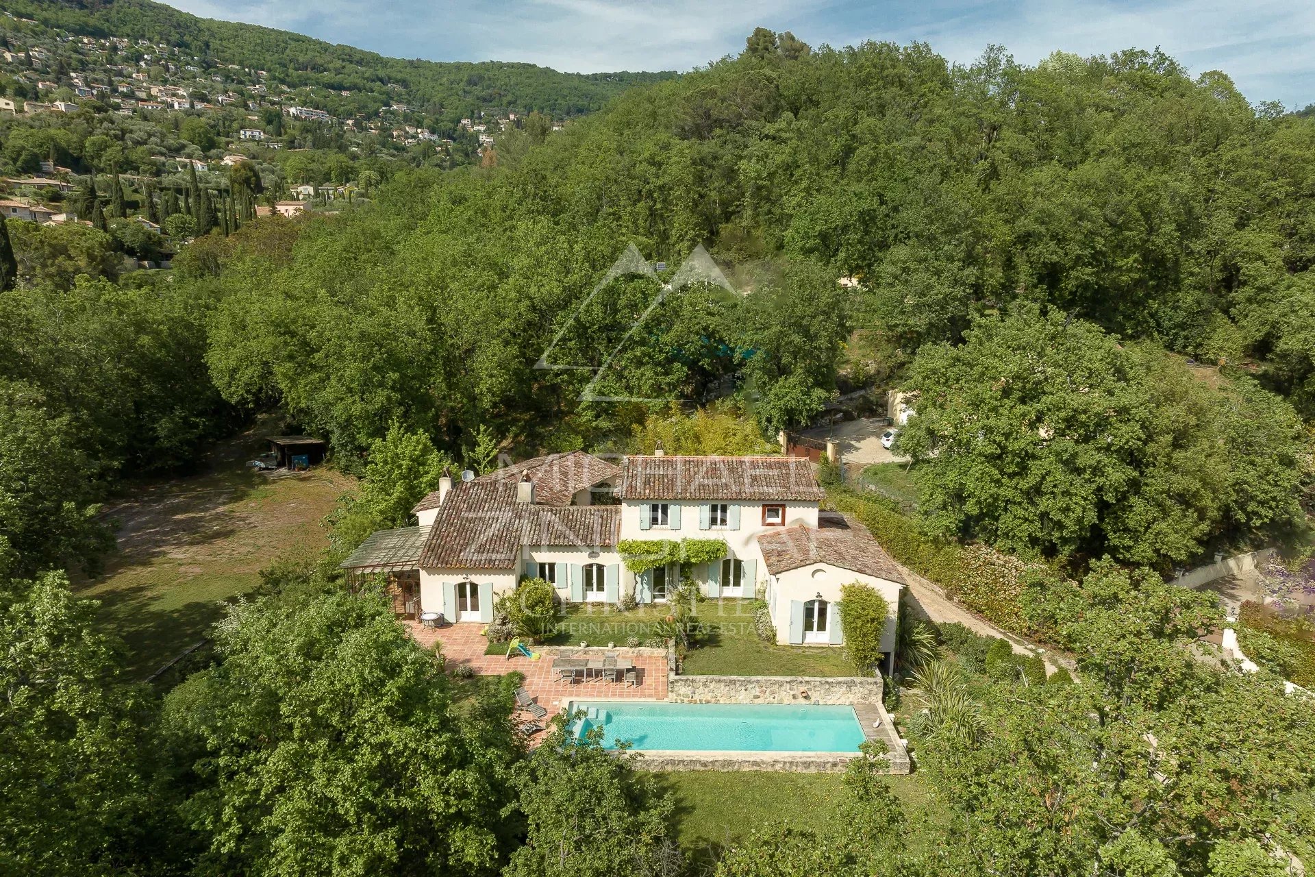 Élégante bastide d’architecte avec vaste parc arboré