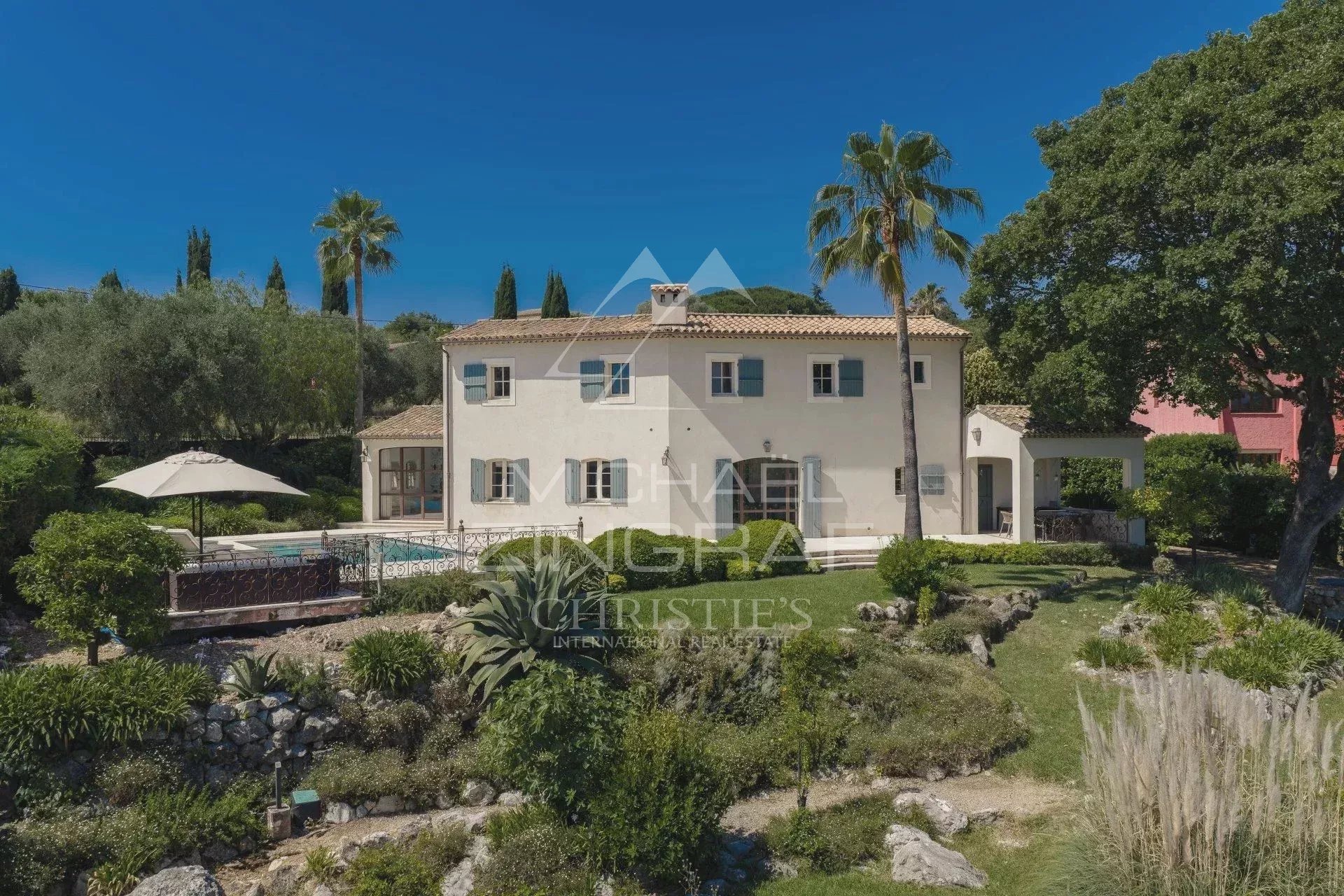 Biot – Provençal villa with open views stretching to the Mediterranean Sea