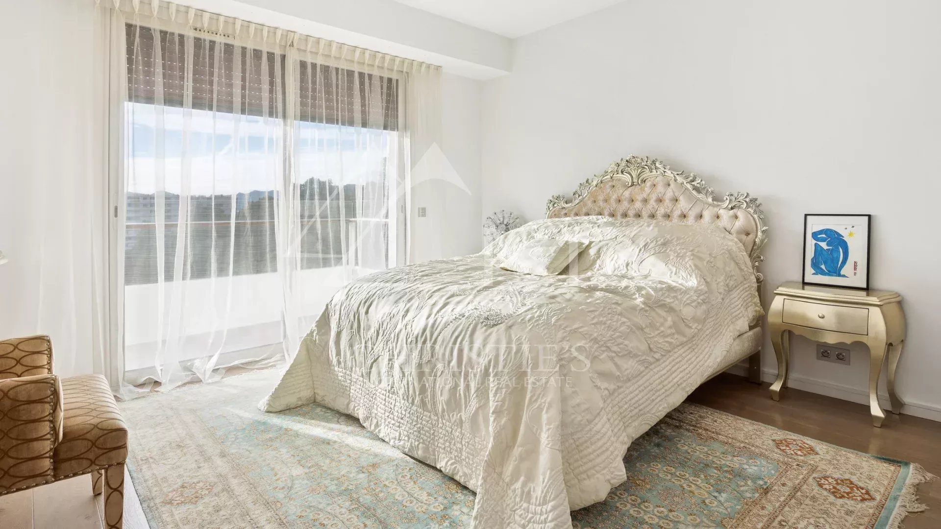 Superbe 4 pièces d'angle dans résidence de standing