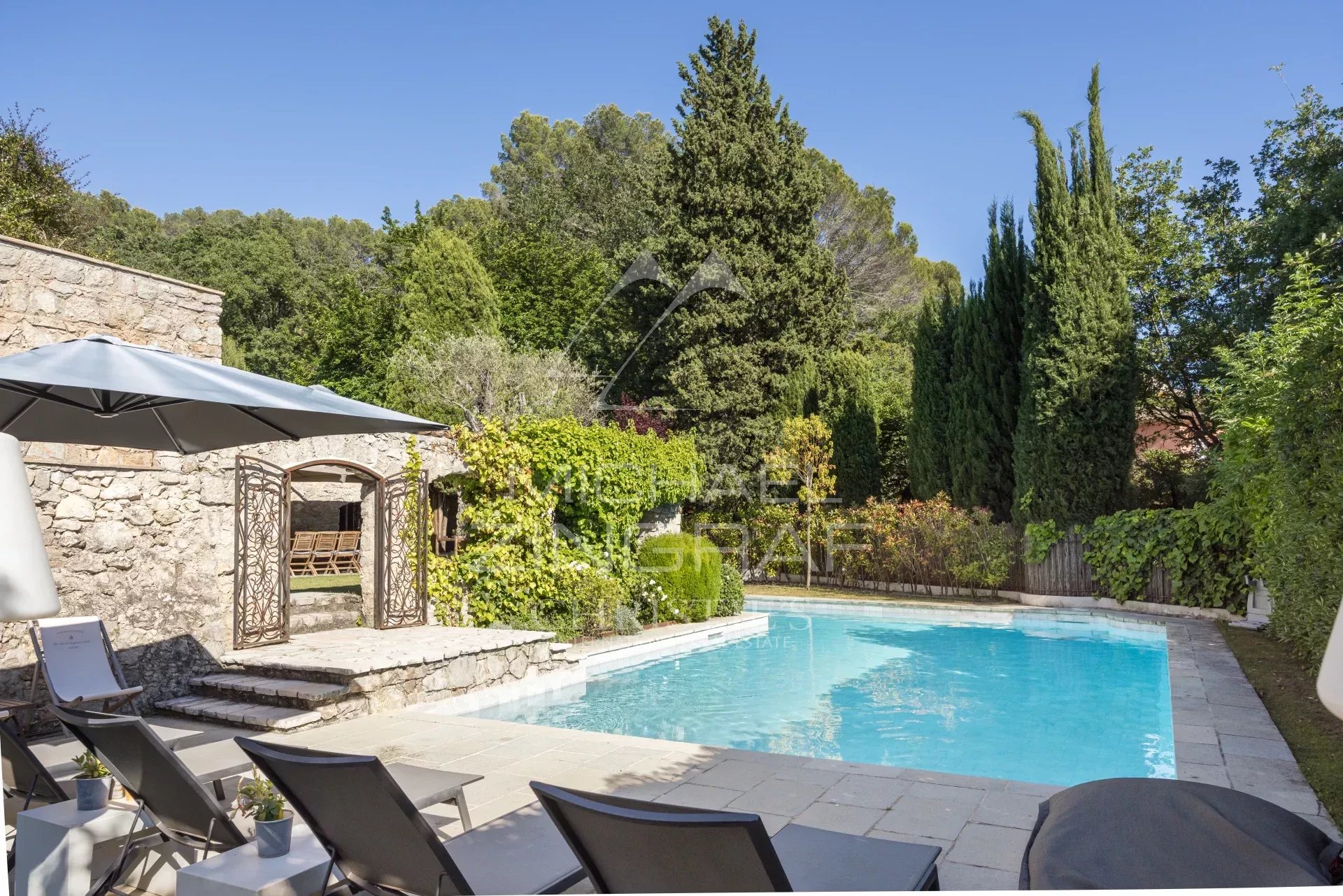 A 5 minutes de Mougins - Charmant mas provençal