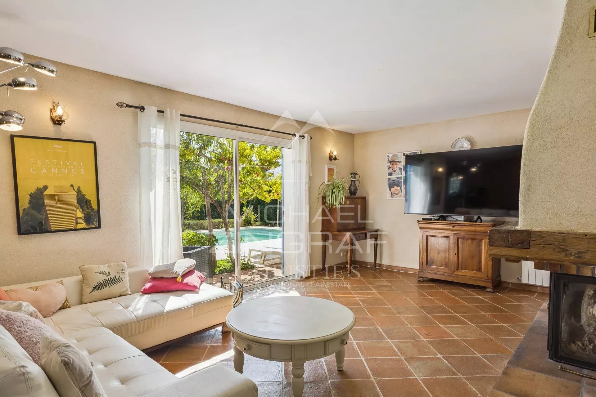 Villa with swimming pool, fruit and olive trees, and unobstructed views.