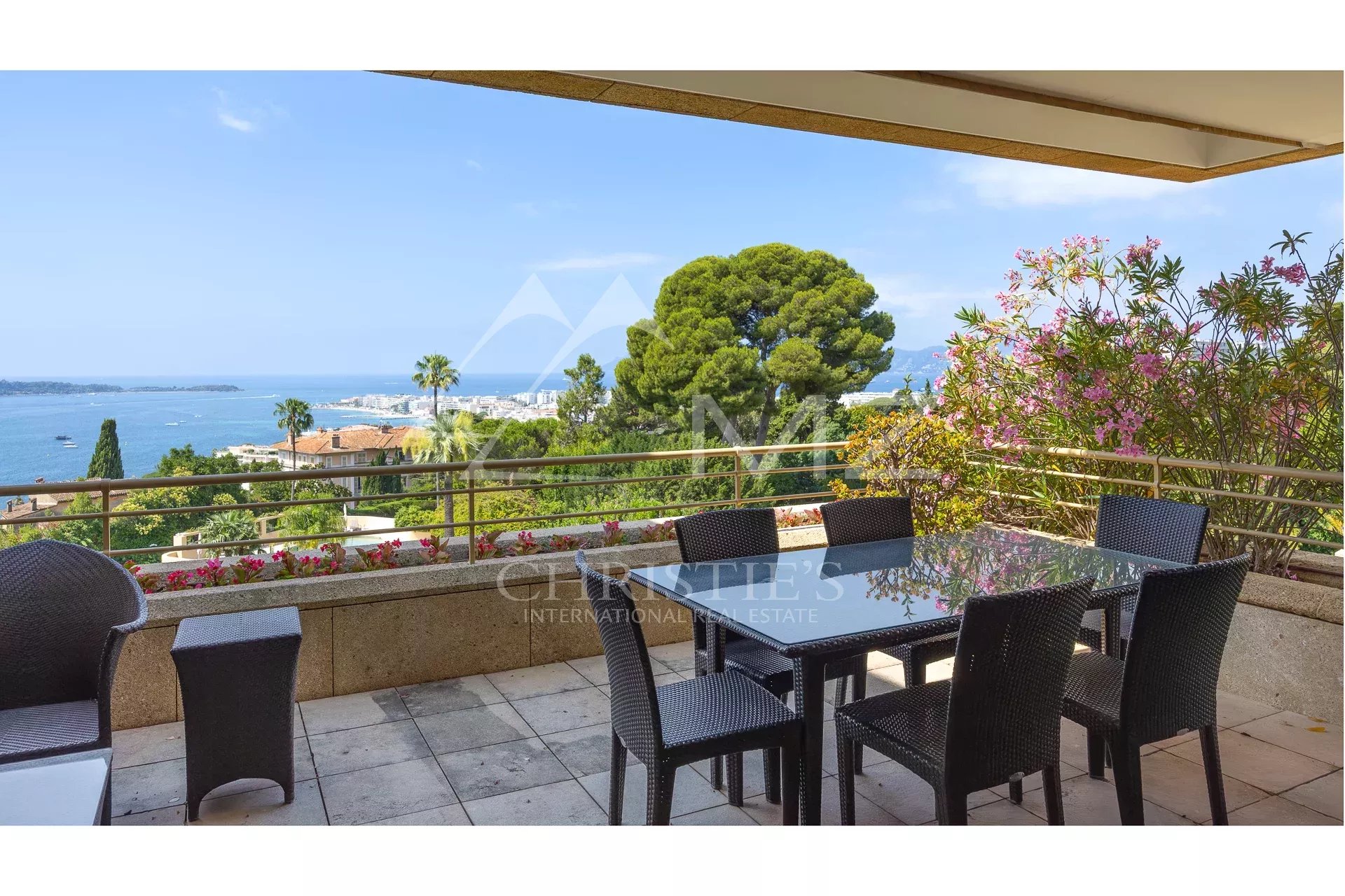 EXCLUSIVITE Appartement d'exception dans le quartier recherché de la Californie