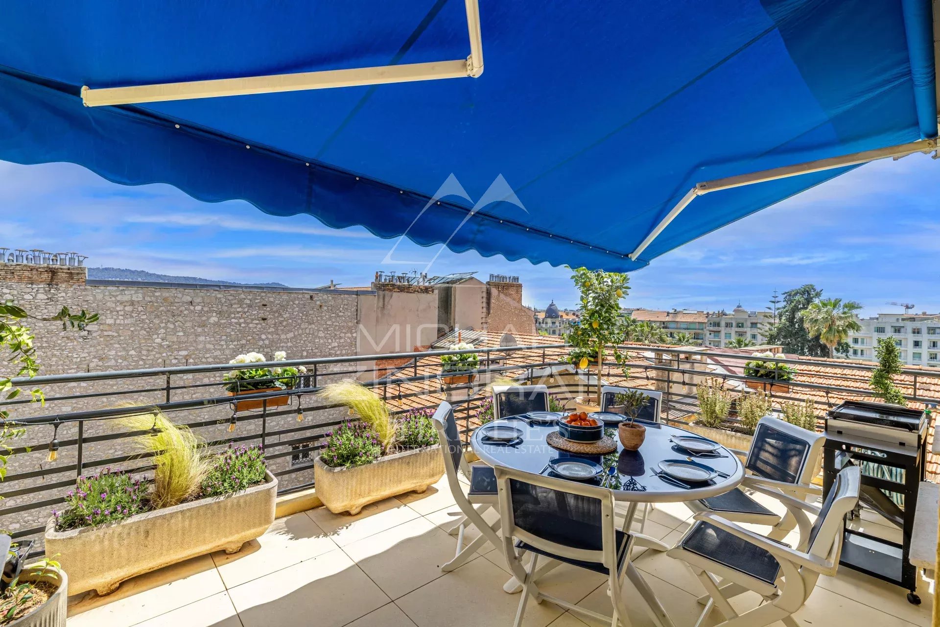 Exceptional Penthouse with Panoramic Terraces – Nice City Centre