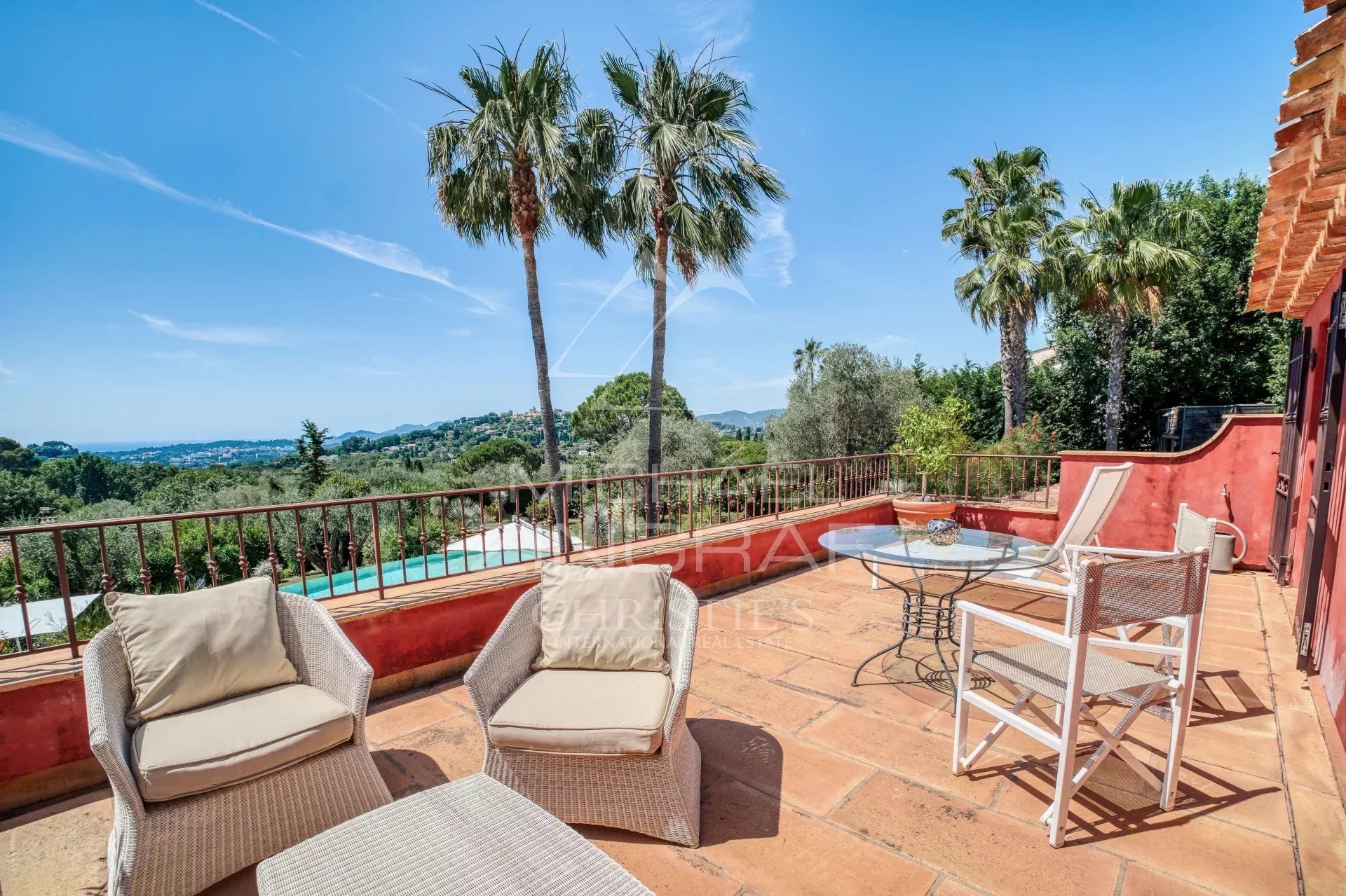 Mougins – Exklusivangebot – Anwesen im provenzalischen Stil mit Panoramablick auf das Dorf und das Meer