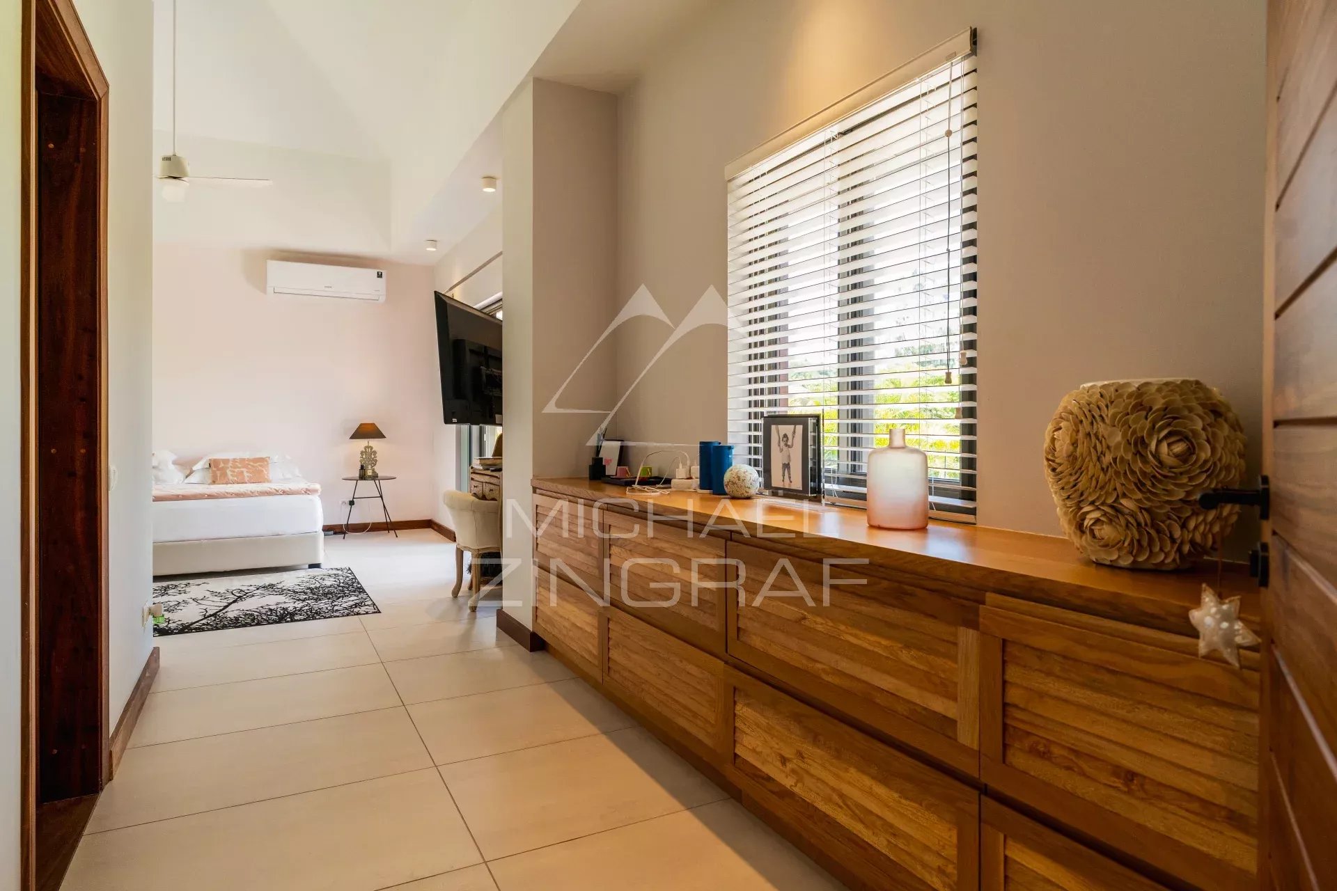 Élégante villa contemporaine face au golf - Bel Ombre