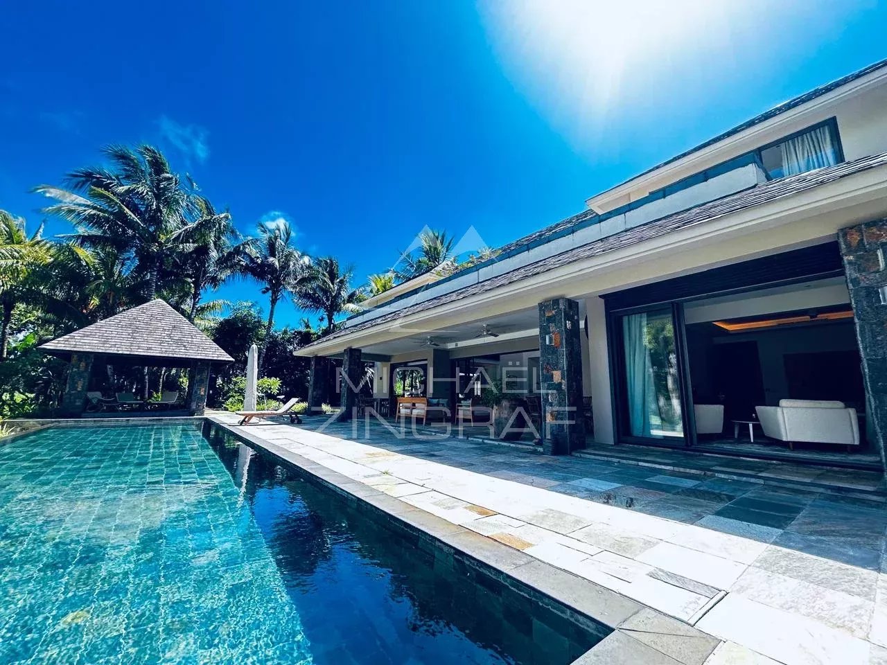 Villa de Prestige face au Golf – Anahita