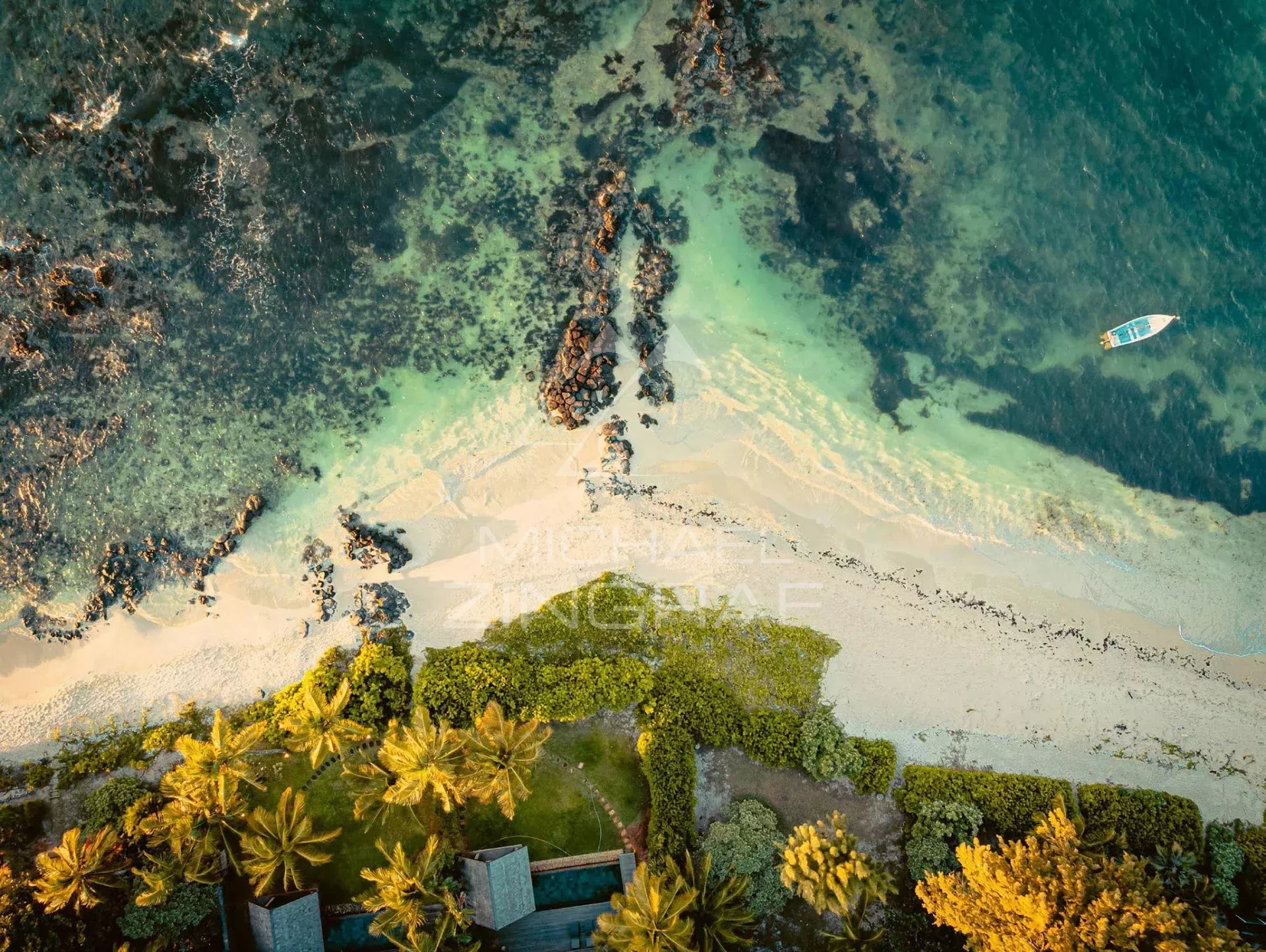 Sky villa with panoramic seaviews in Pereybere