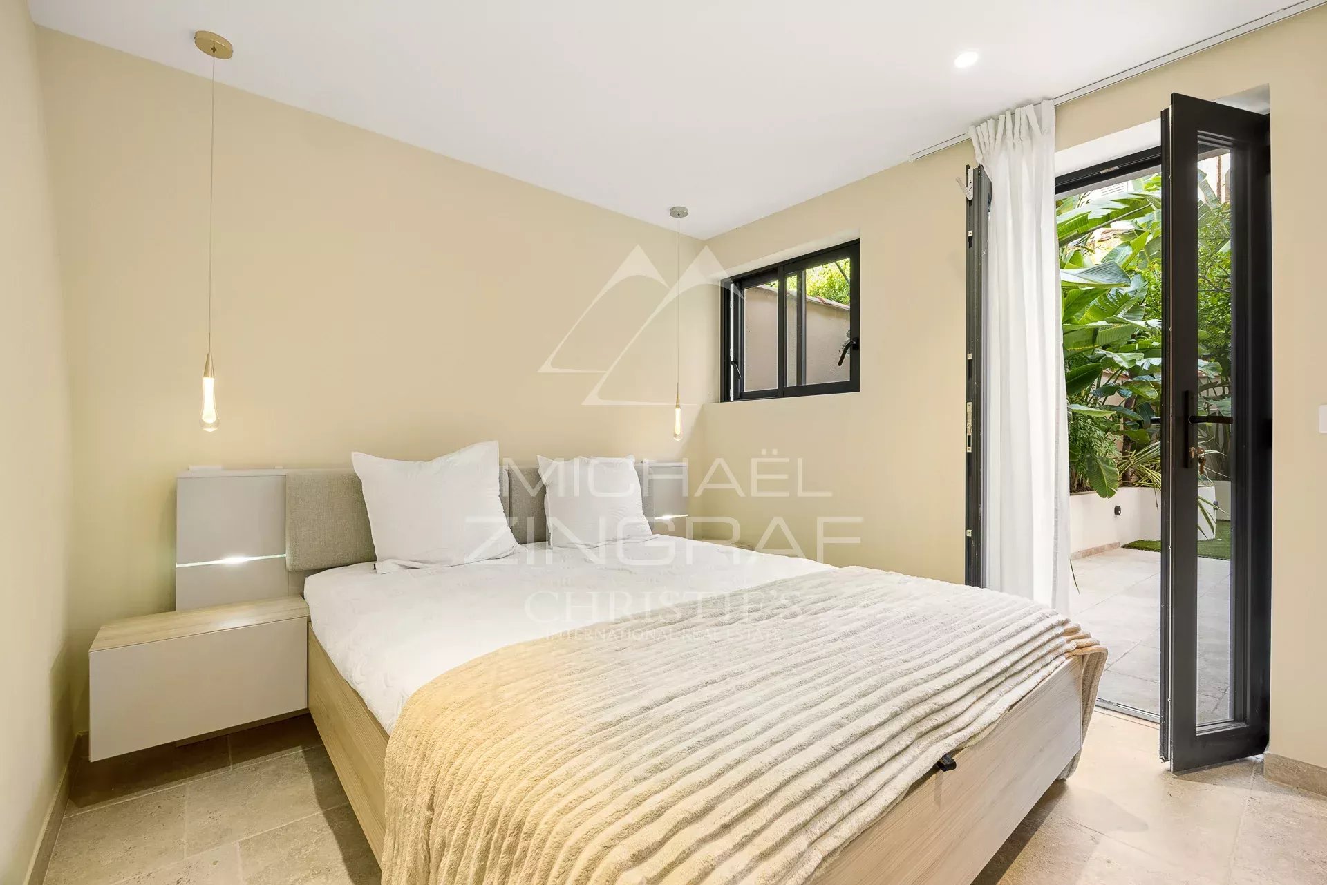 Duplex de charme au cœur du Vieil Antibes