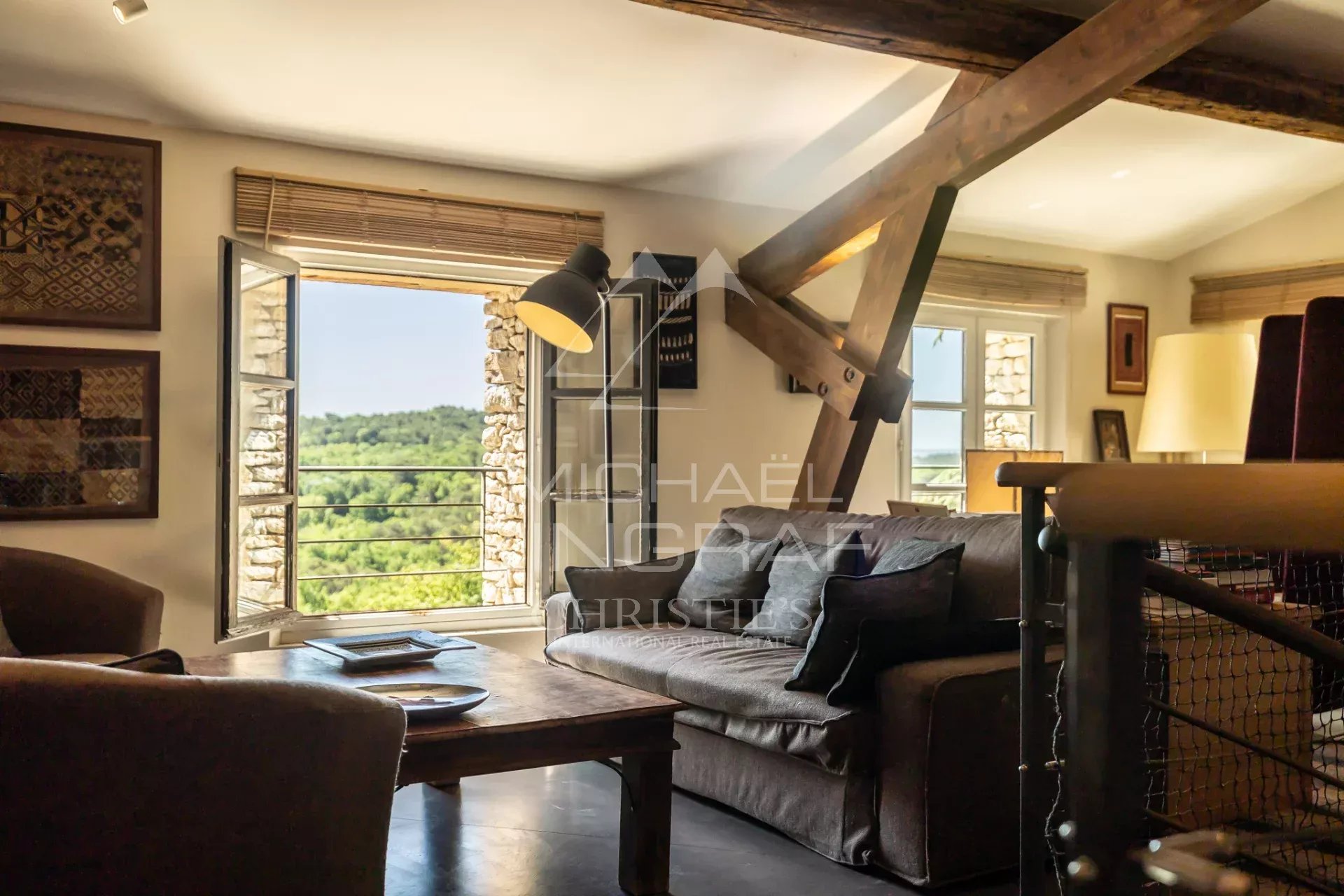 Luberon - Superbe propriété en pierre sur un terrain de 3,5 hectares avec des vues exceptionnelles