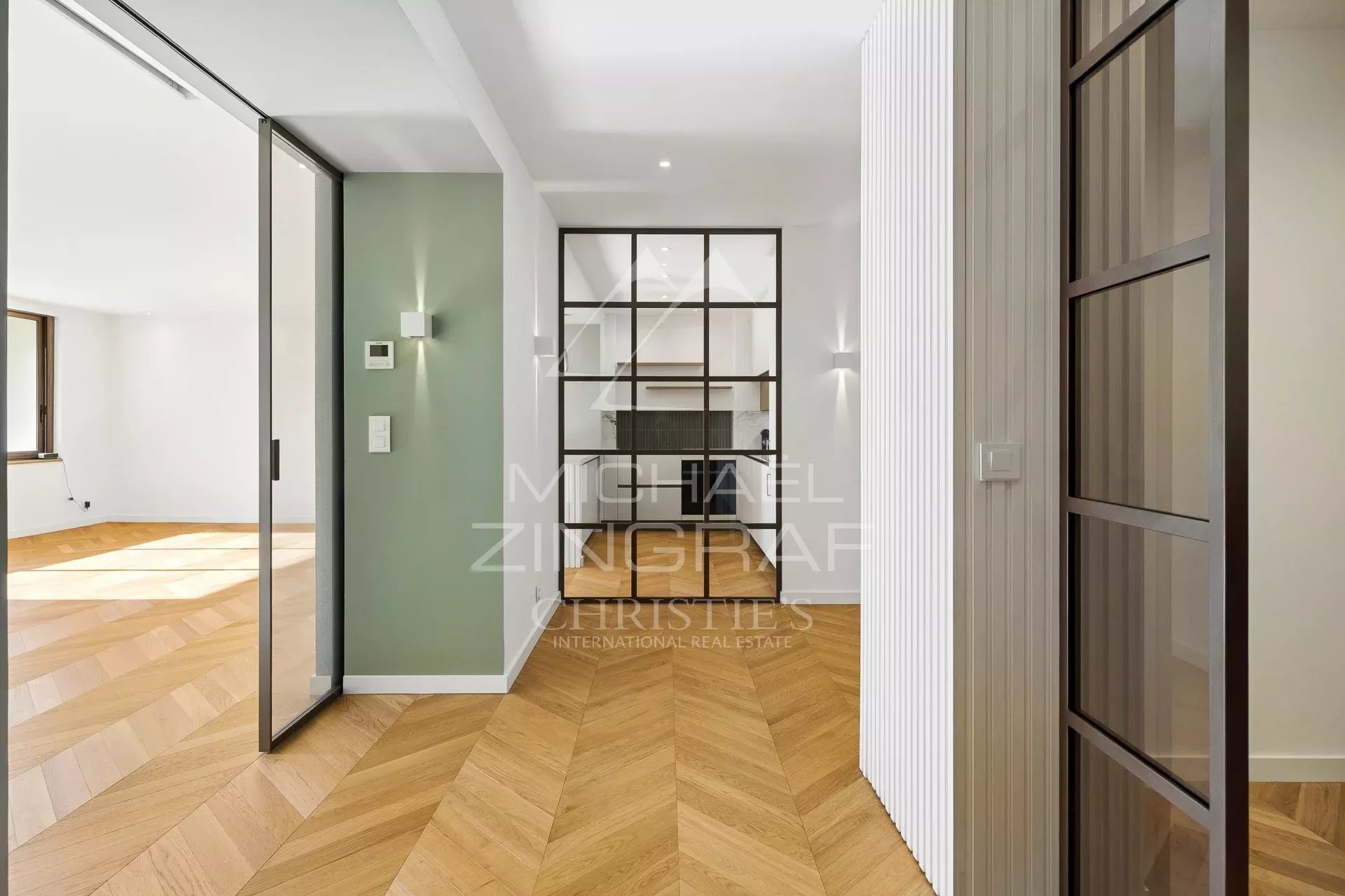 RARE LUXURY FLAT IN THE HEART OF SAINT-RAPHAËL