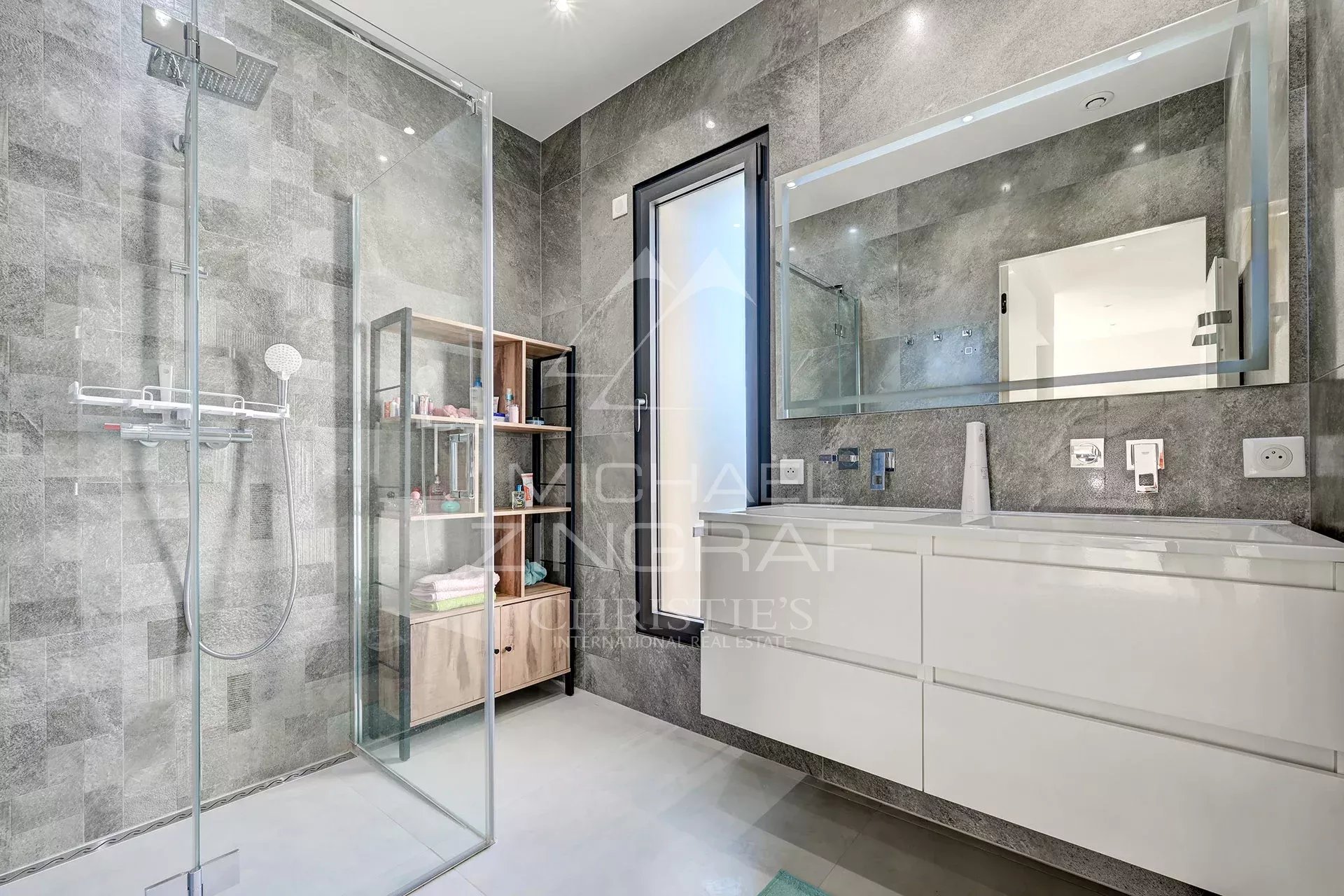 Confidential Sale - Architect house with swimming pool in Cap Brun, Toulon