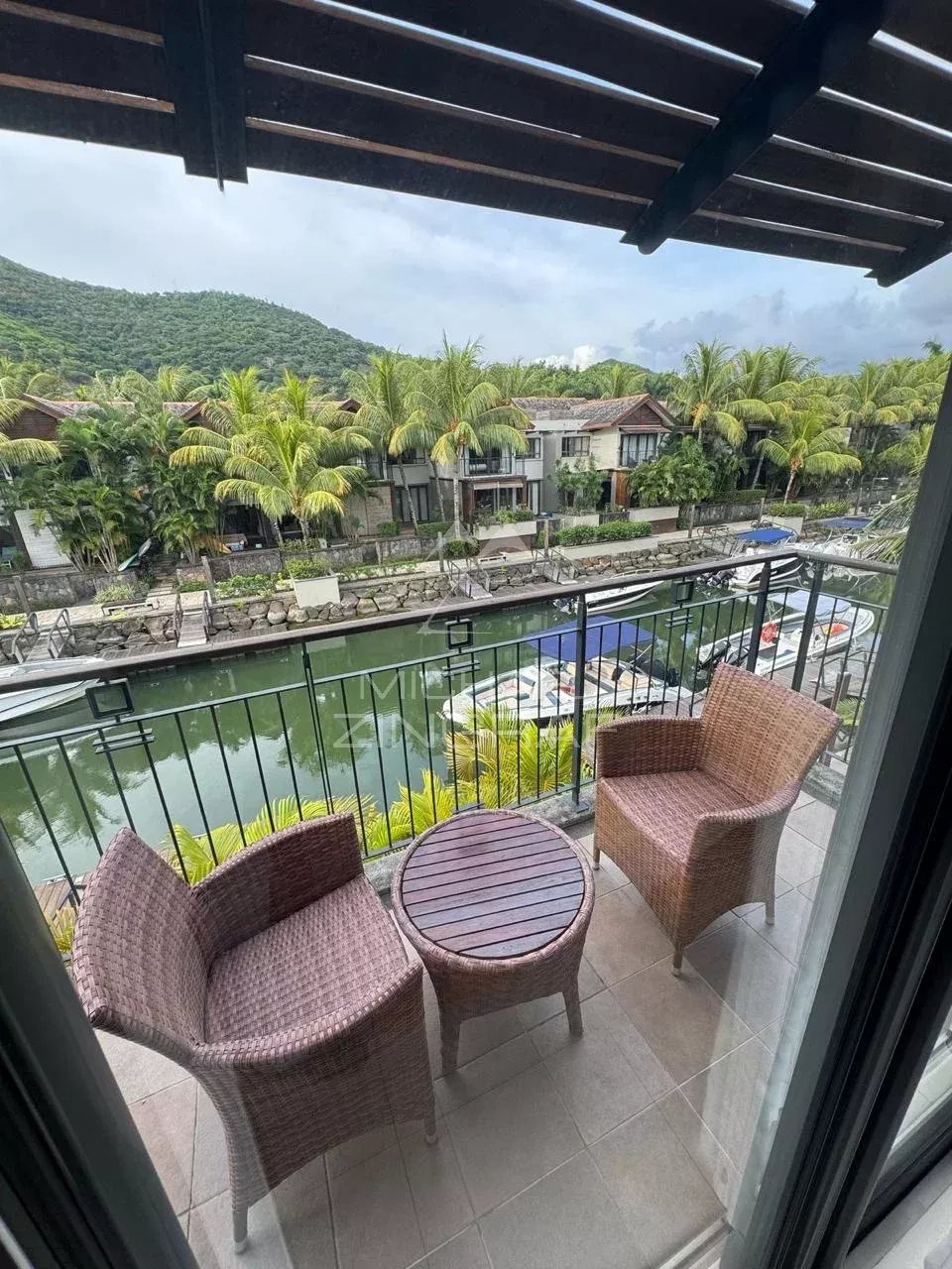Duplex 3 chambres sur La Balise Marina avec PONTON PRIVATIF