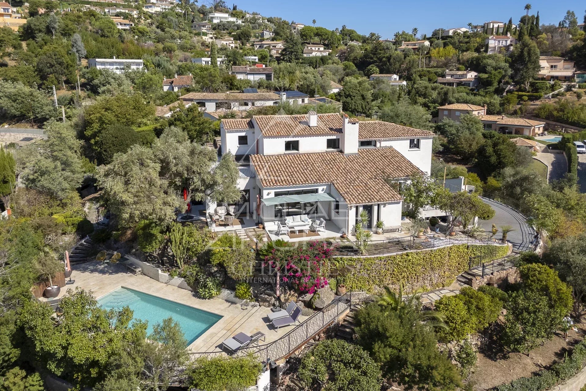 EXKLUSIV- Mandelieu-la-Napoule – Renovierte Villa – In der Nähe von Cannes