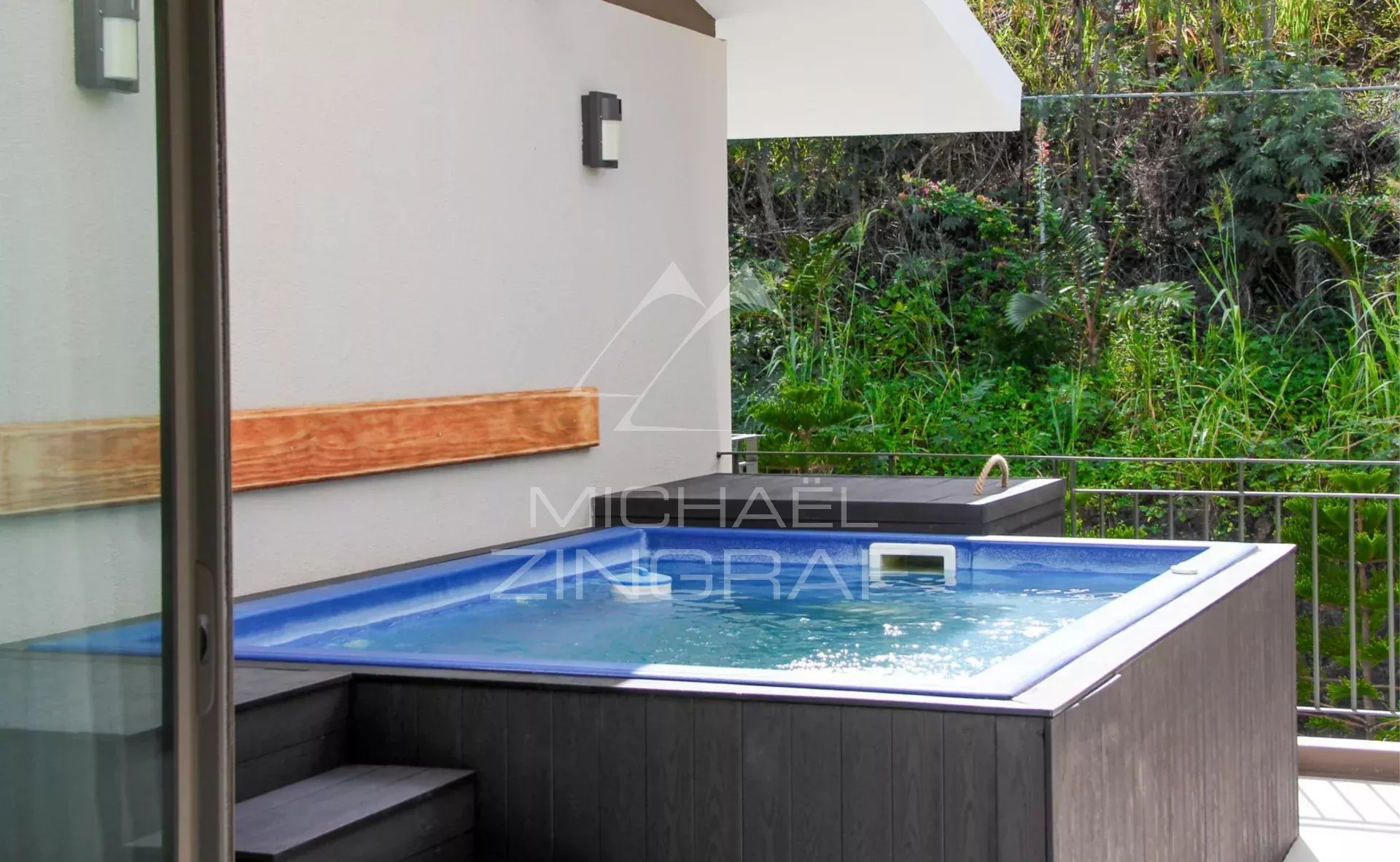 Penthouse d'Exception de 3 Chambres avec Jacuzzi et Vue Panoramique sur l'Océan