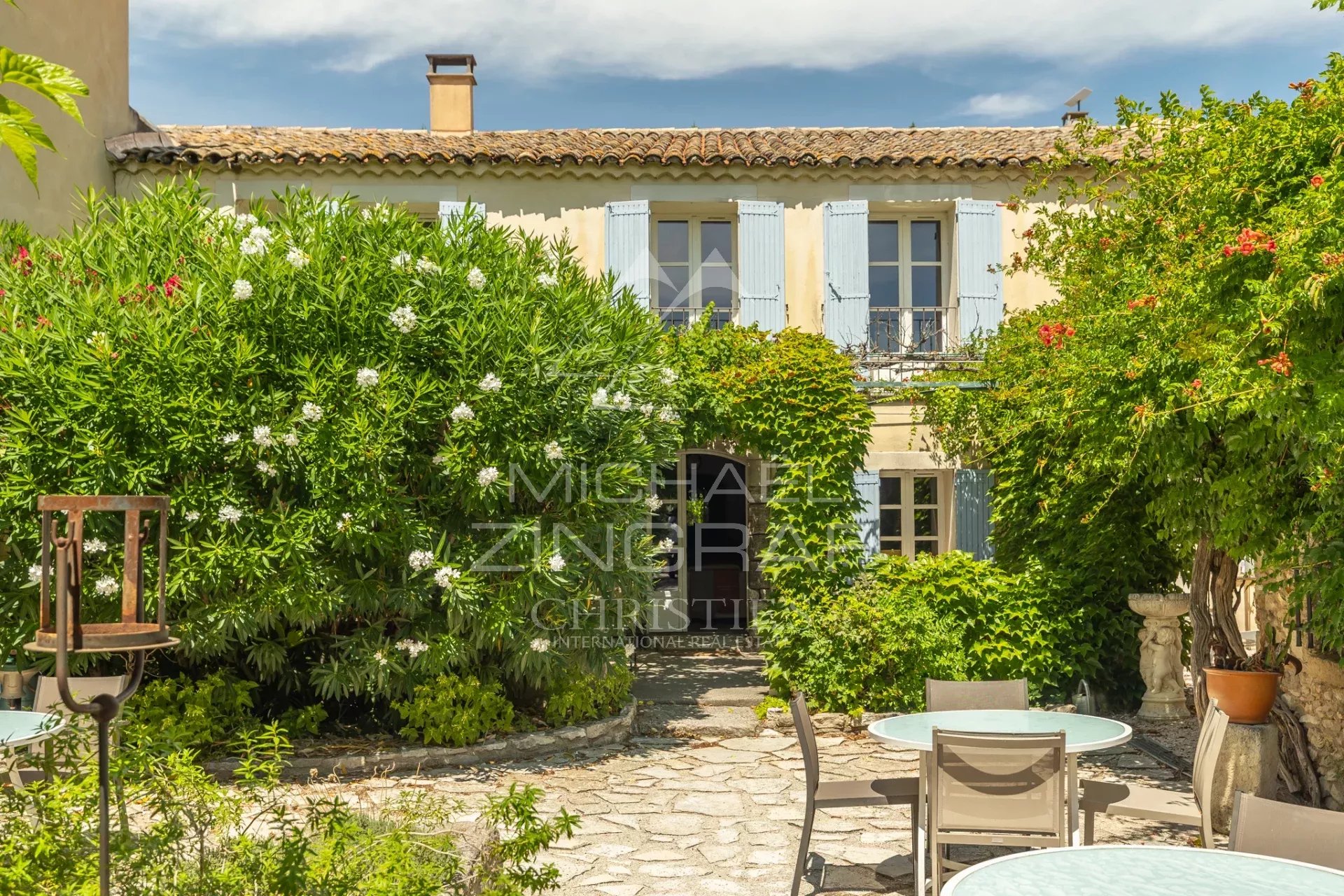 Domaine d’Exception avec piscine aux Portes de L’Isle-sur-la-Sorgue