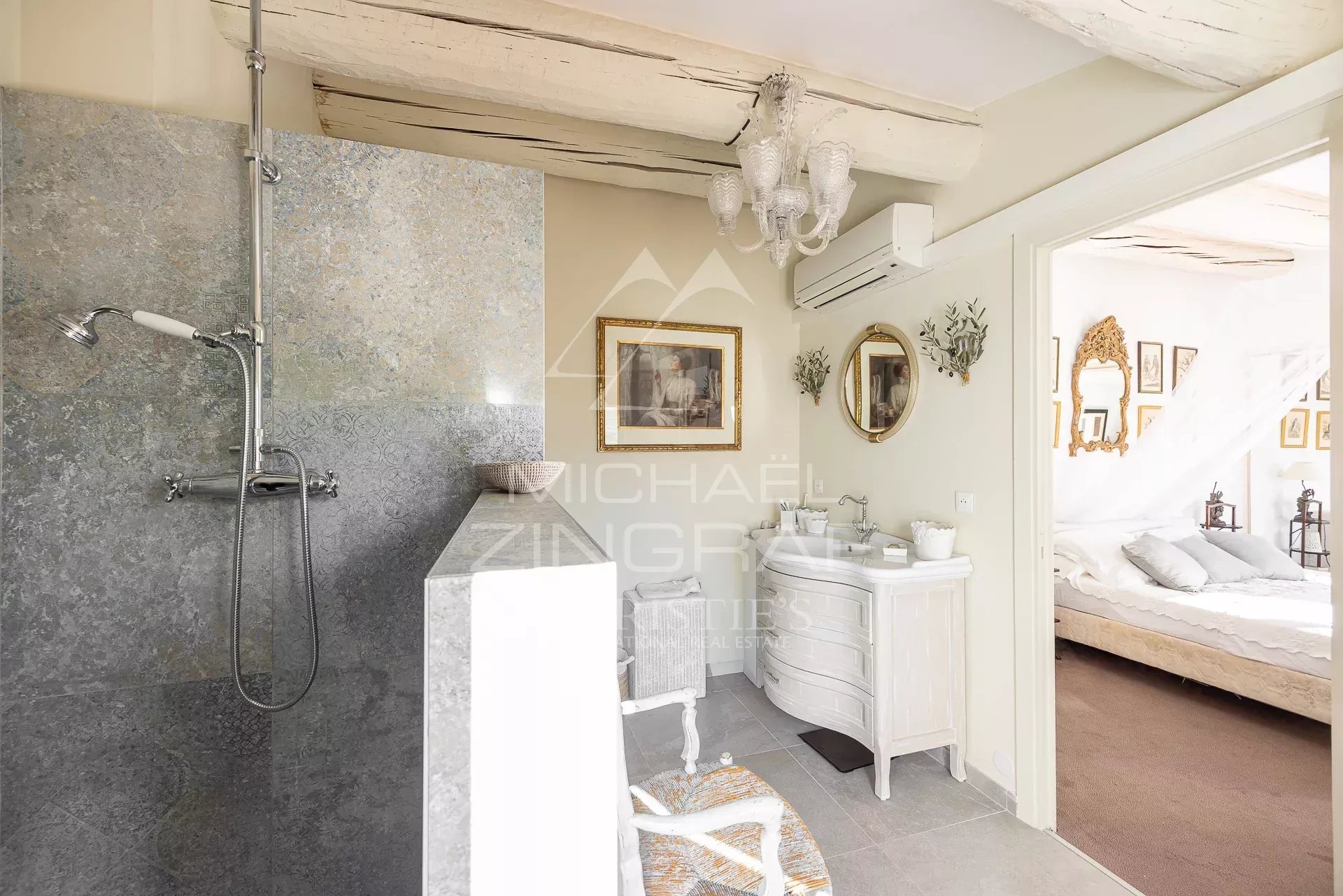 Appartement d’exception – Vieille Ville d’Antibes – Dernier étage – Terrasses – Vue panoramique