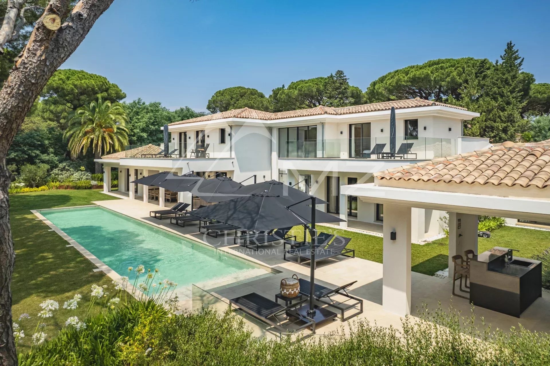 Villa Les Pins - Saint Tropez - Moderne Villa in den Parks von Saint Tropez