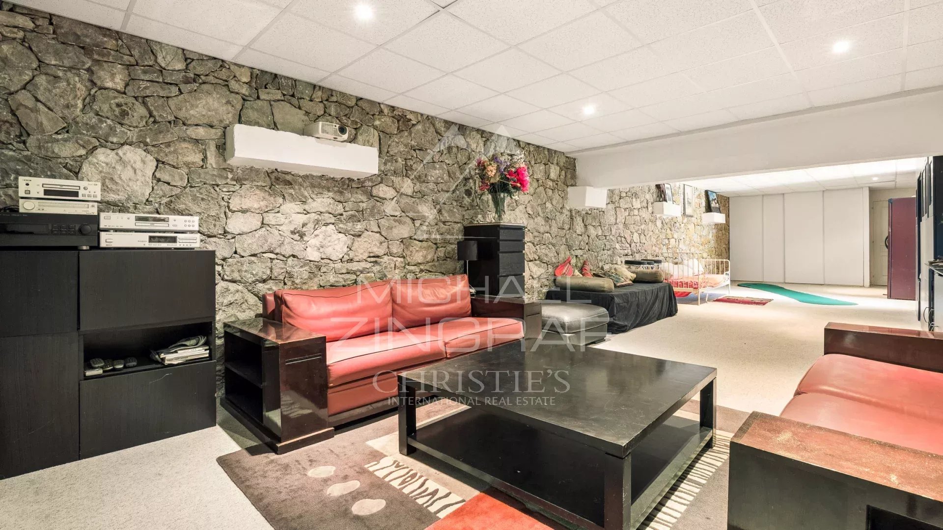 Le Rouret - villa aux volumes hors normes