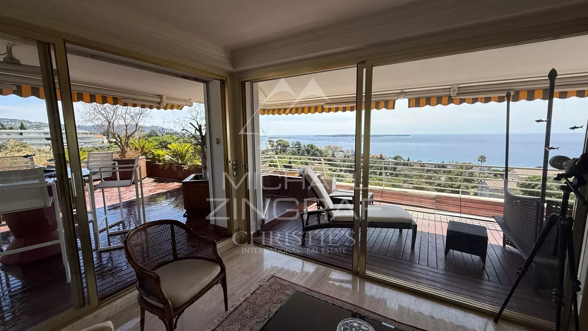 CANNES, CROIX DES GARDES – PANORAMABLICK AUF DAS MEER