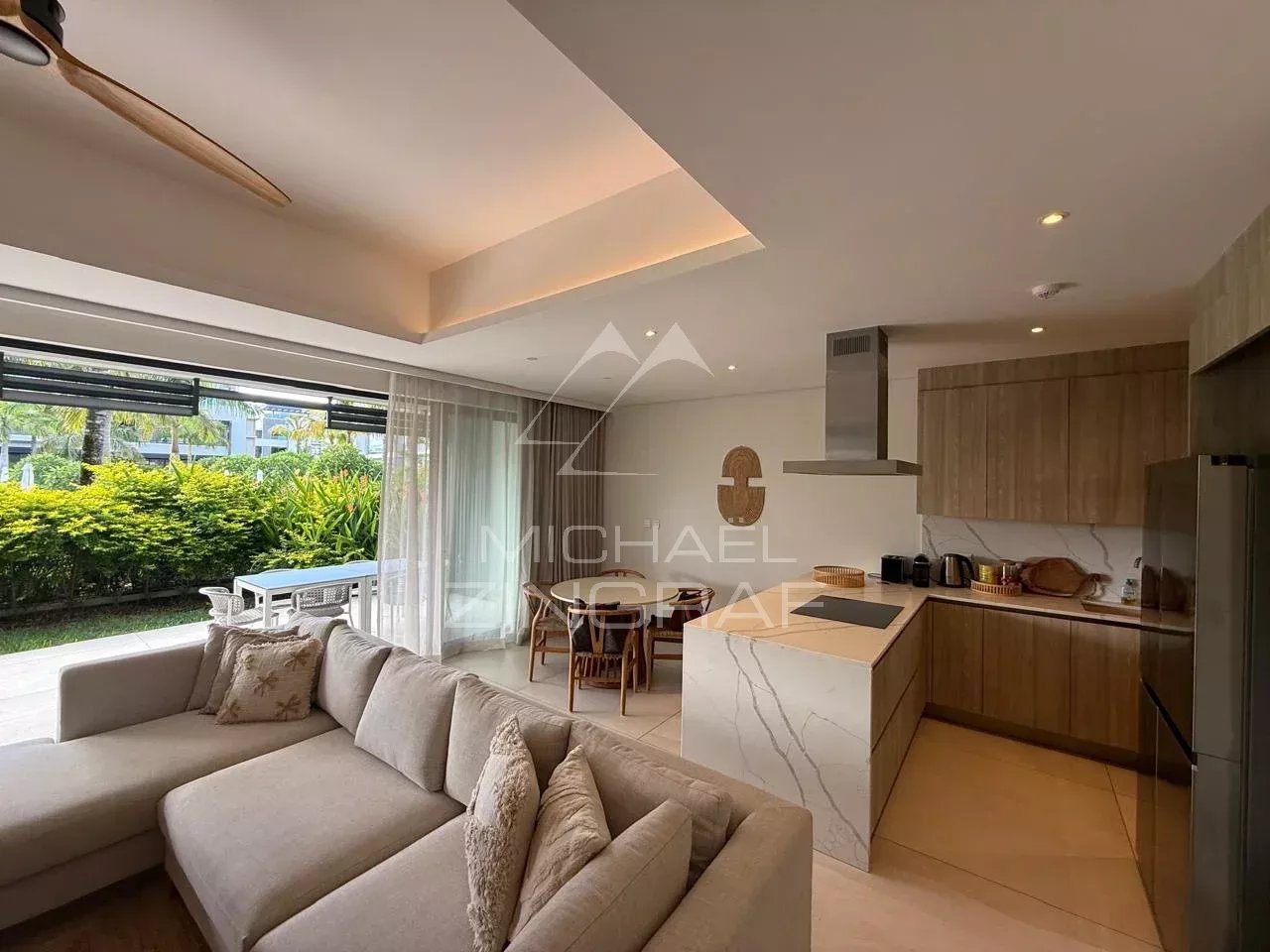 Élégant appartement 2 chambres en rez-de-jardin à Mont Choisy