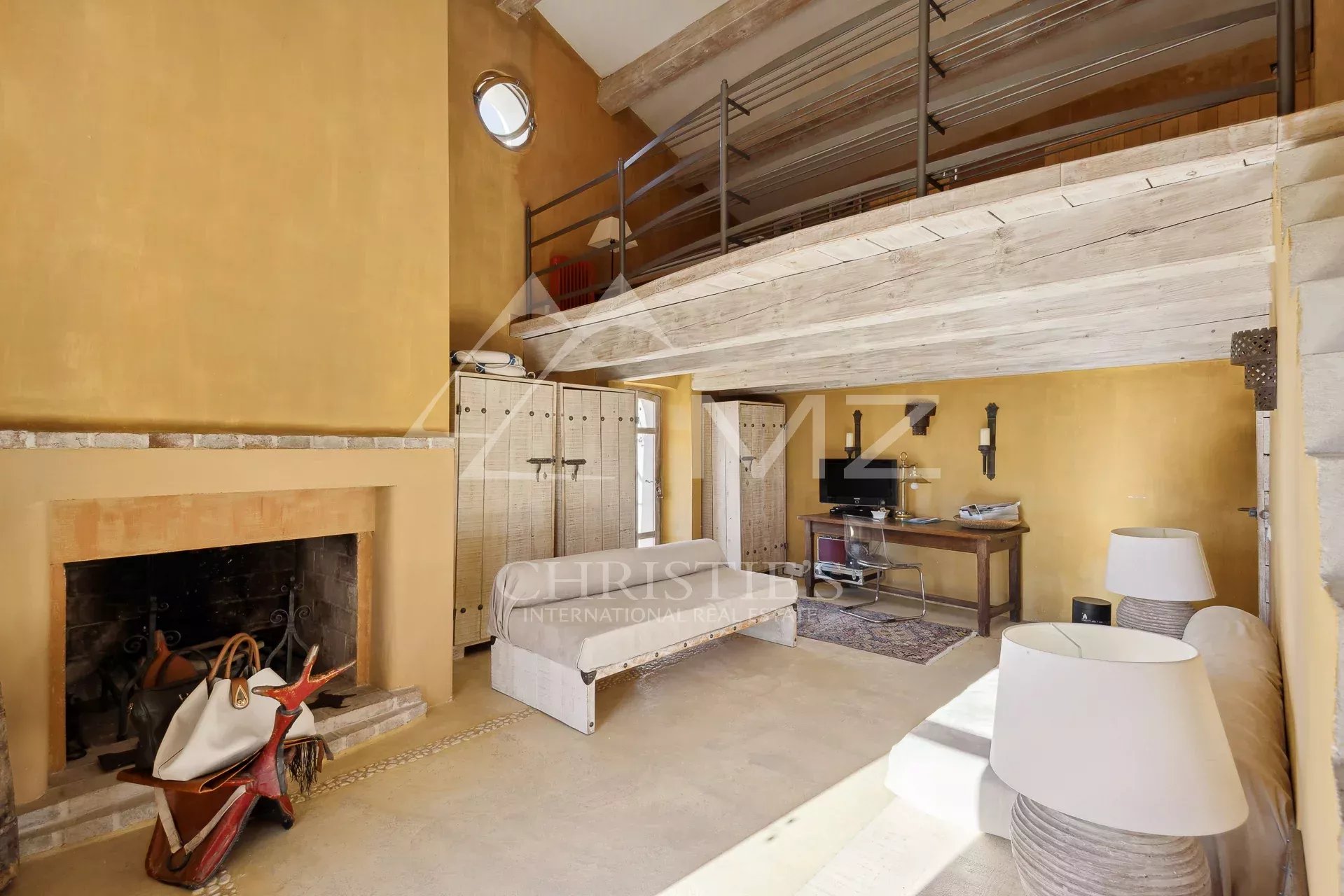 Propriété de caractère dans un ecrin de verdure