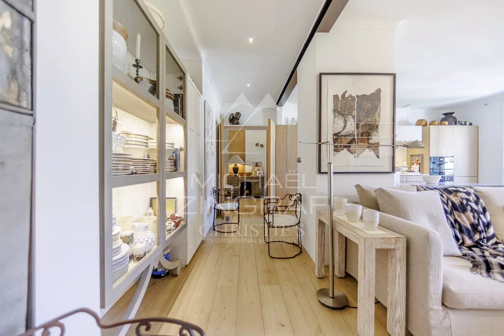 Loft design au dernier étage d’un immeuble bourgeois – Libération