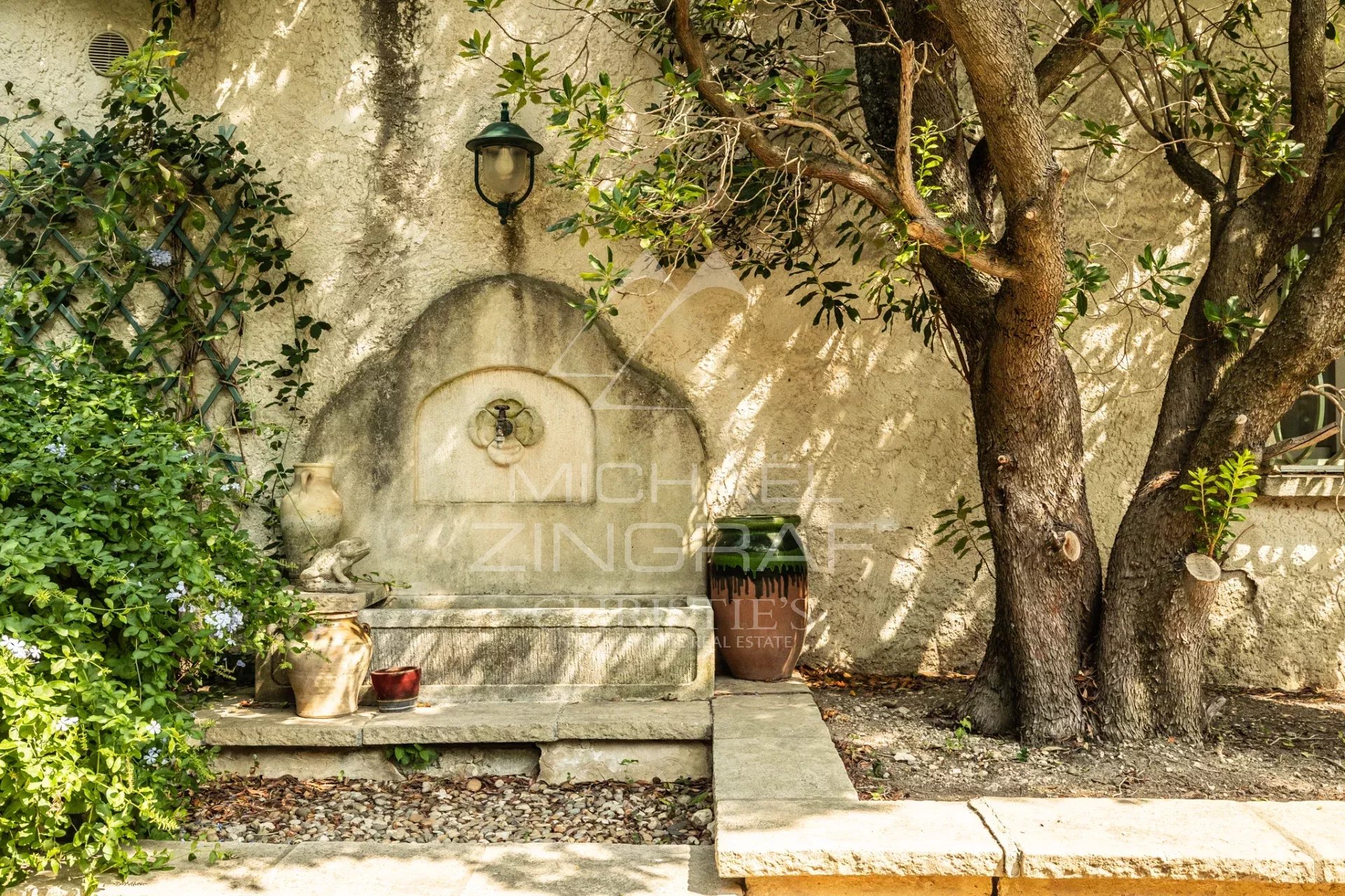 Mas provençal, entre Alpilles et Arles