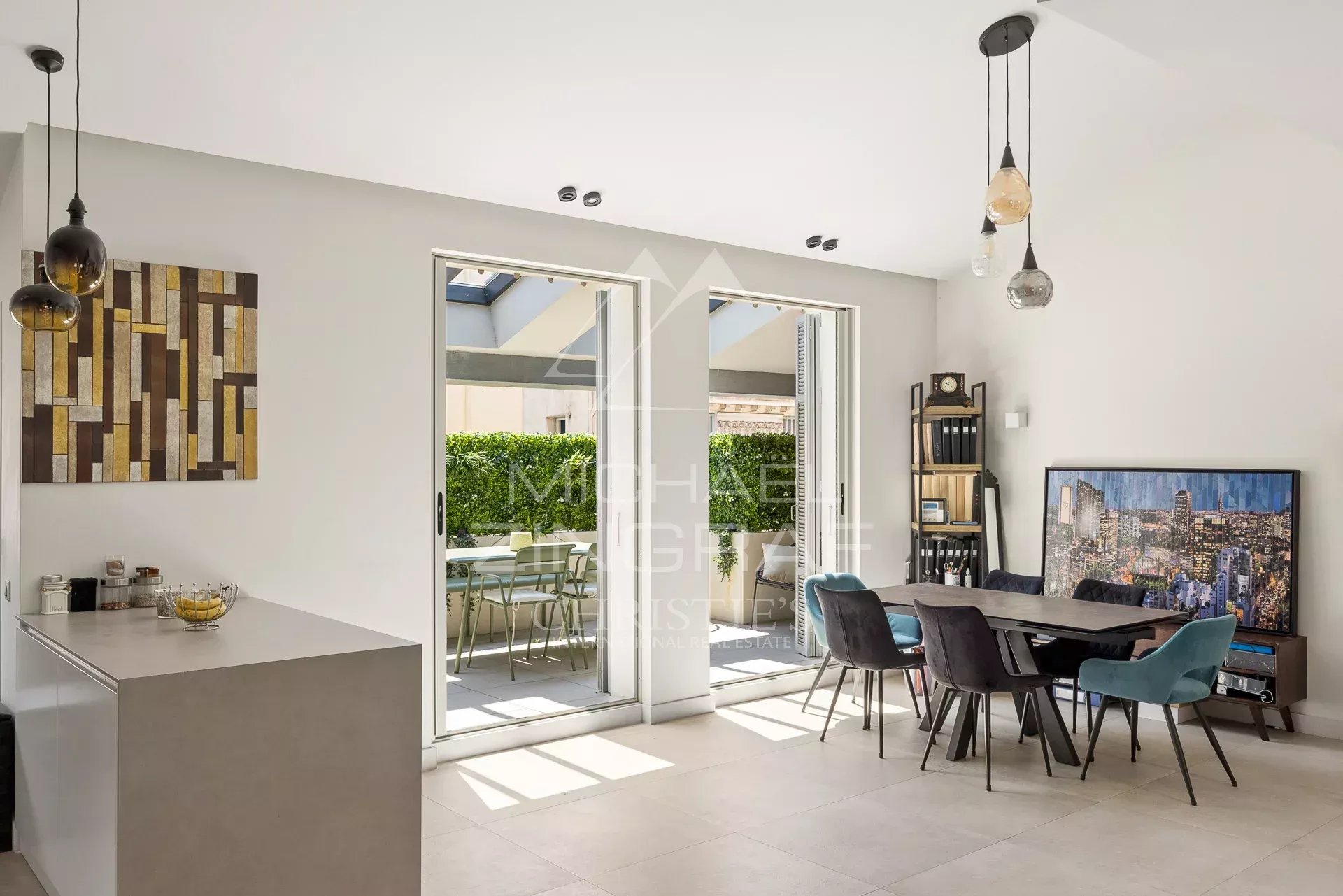 NICE City Center – Modern duplex apartment in a bourgeois building with a large terrace