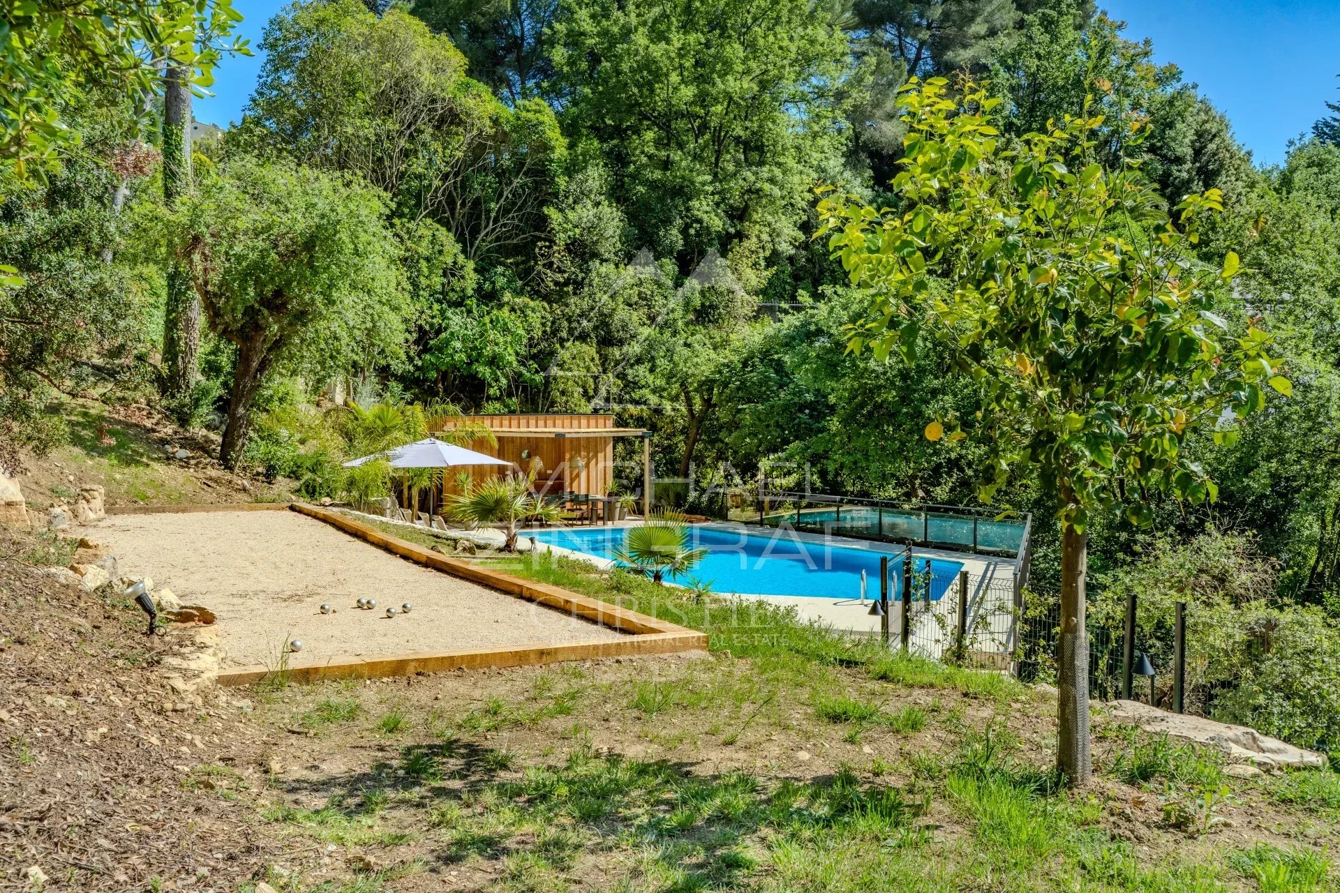 Mougins - Villa d'architecte située dans un domaine privé aux portes de Cannes