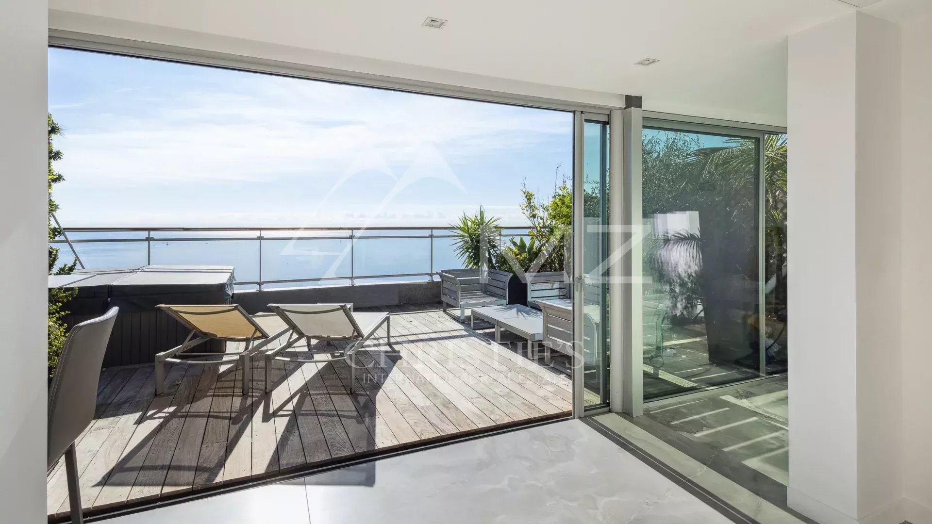 Superb duplex on the last floor