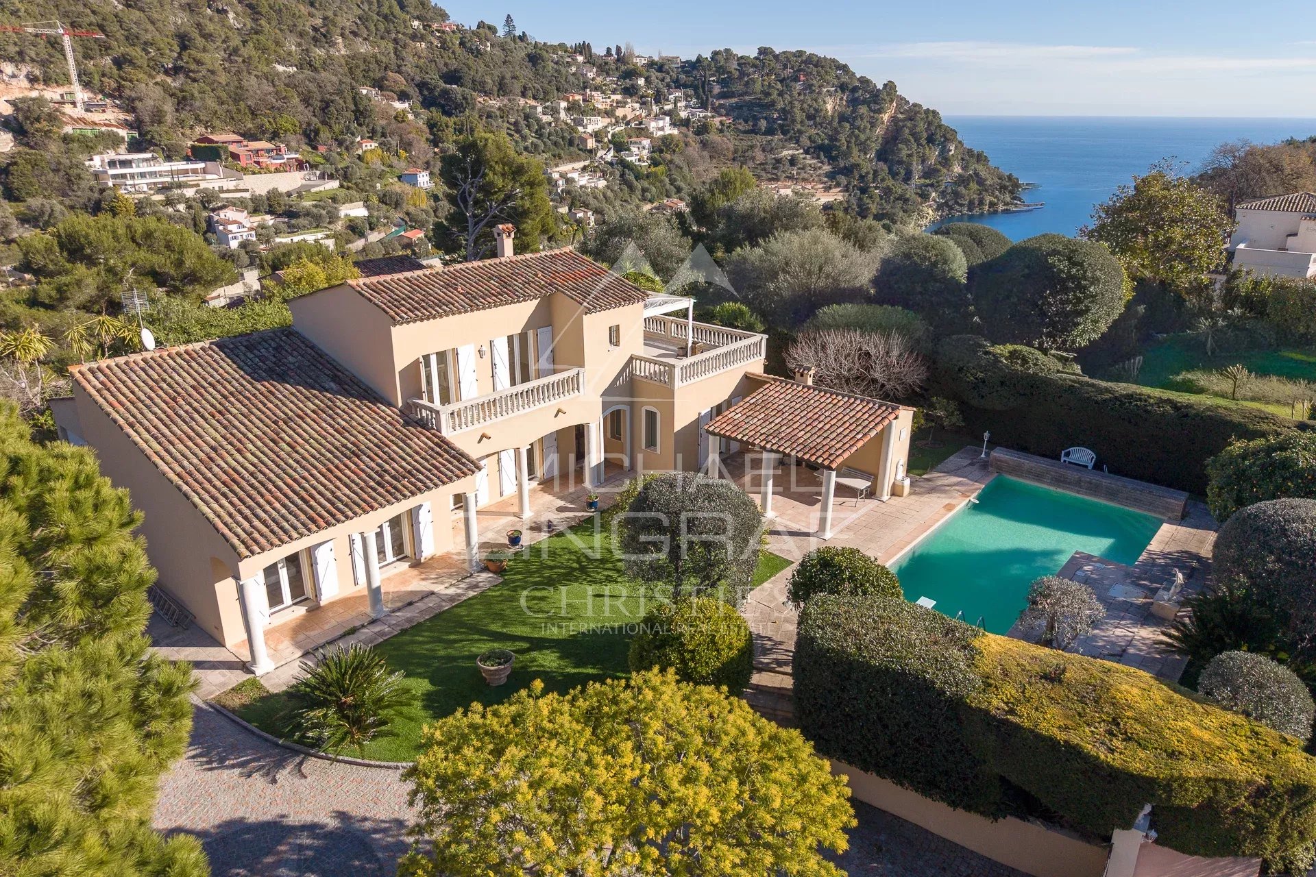 Wunderschöne Villa im neoprovenzalischen Stil in einer privaten Wohnanlage – Le Castellet