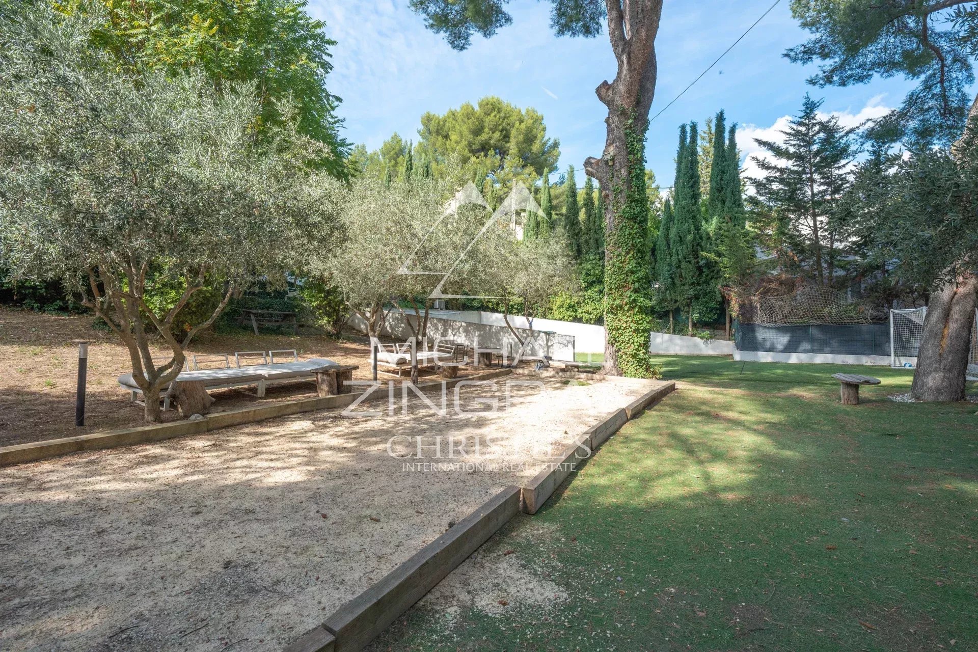 Maison avec piscine au calme absolu en pleine colline