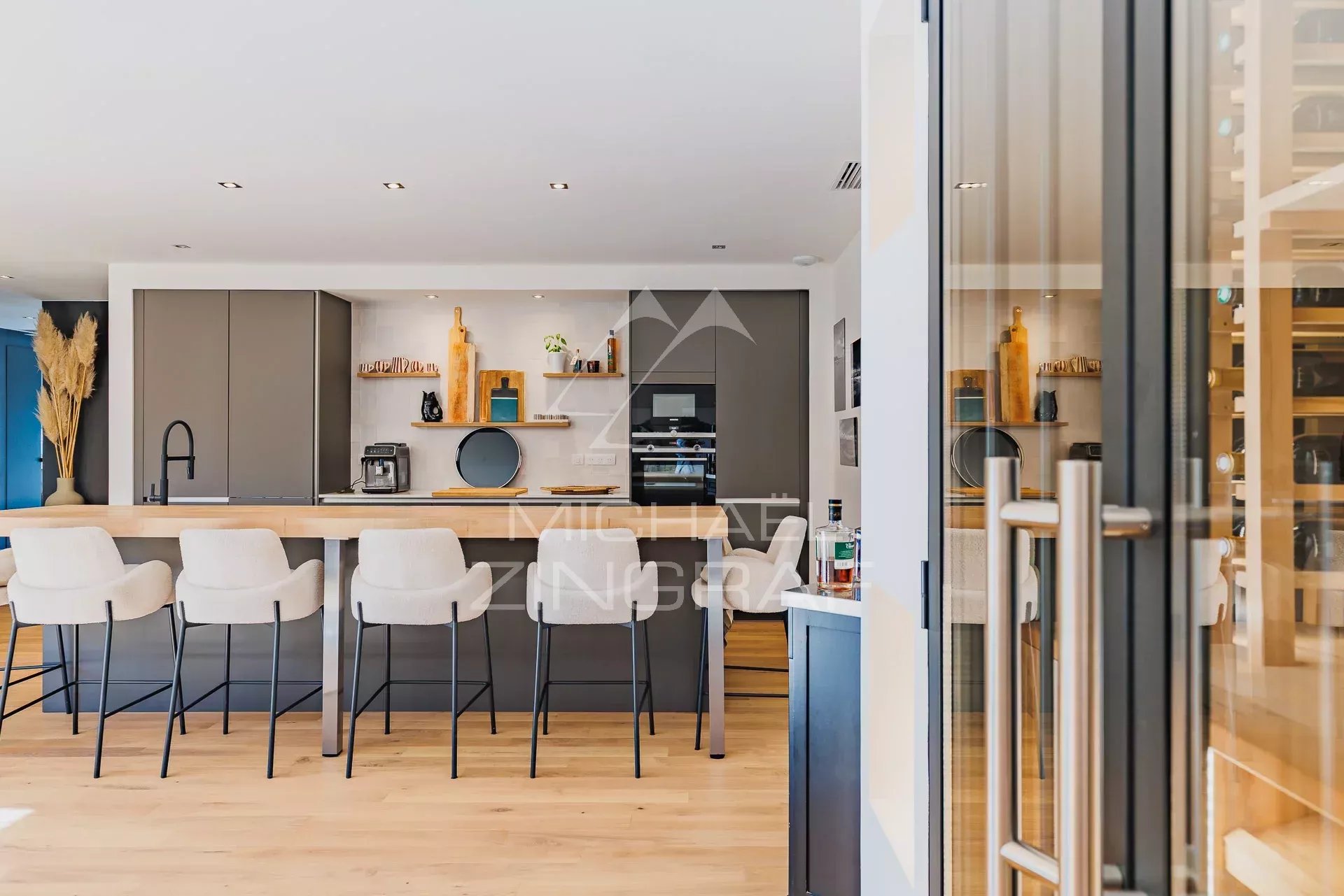 Abatilles – Elegante Familienvilla mit Pool