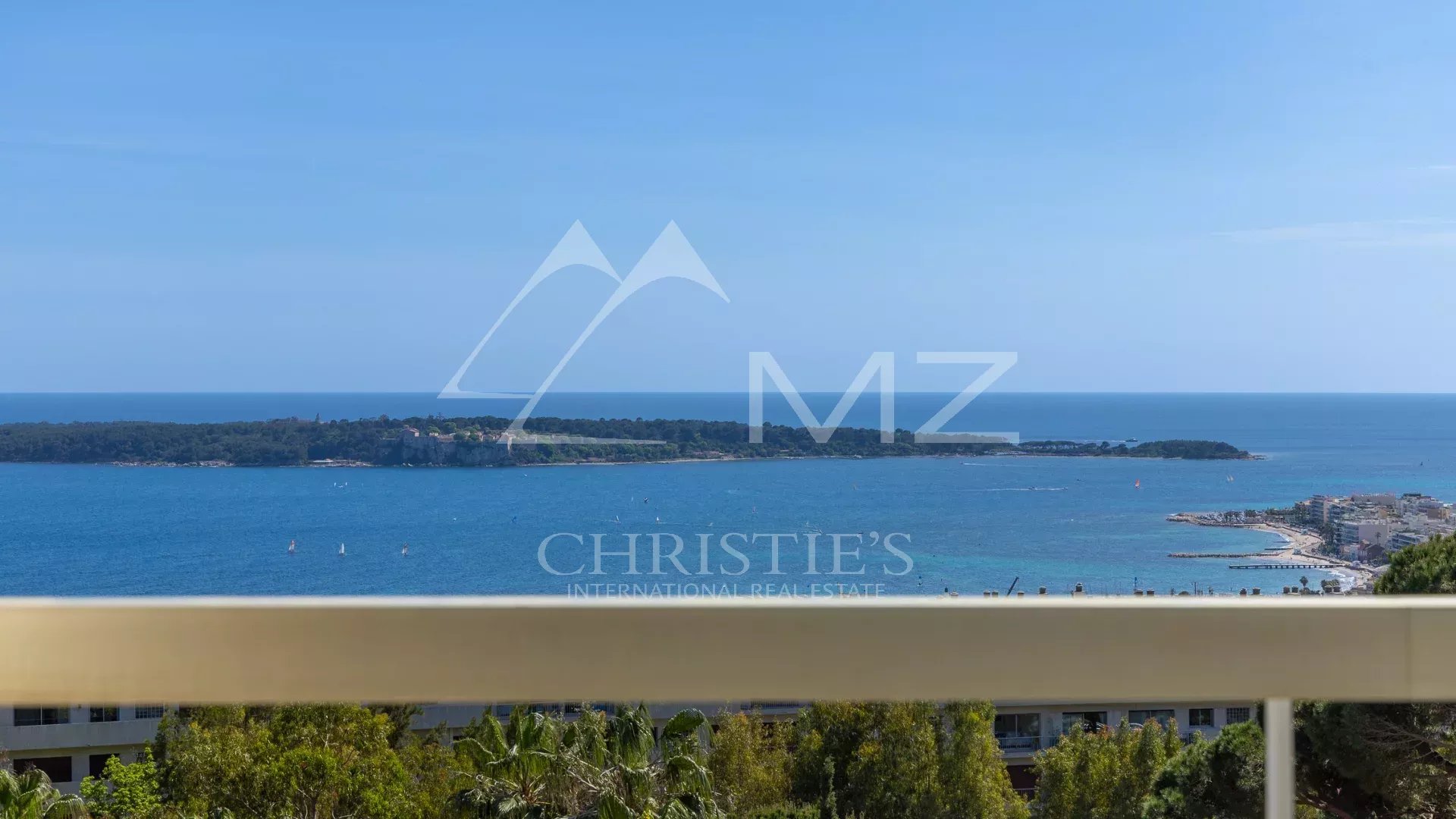 Superbe 3 pièces vue mer panoramique dans résidence de Prestige