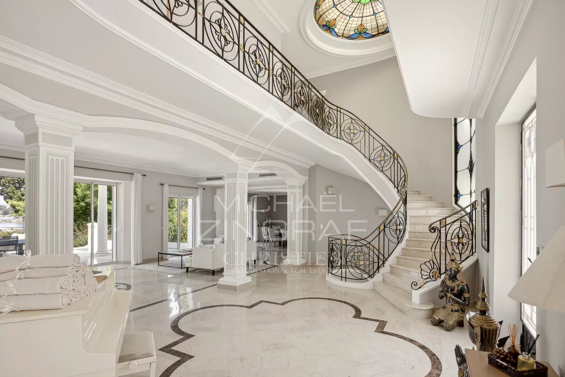 Propriété de prestige située sur le versant ouest du Cap d'Antibes