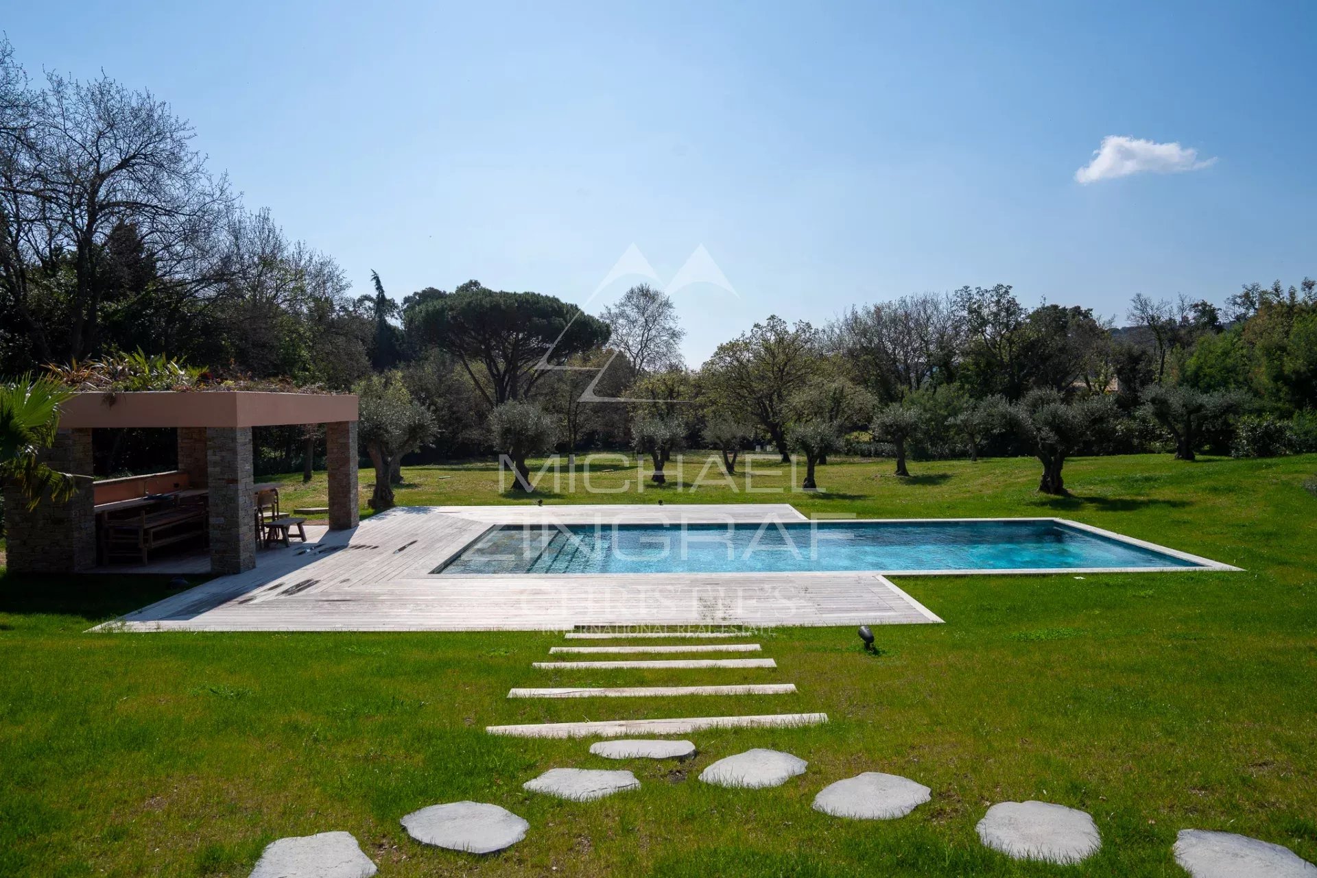 Superbe propriété offrant une vue panoramique sur Ramatuelle