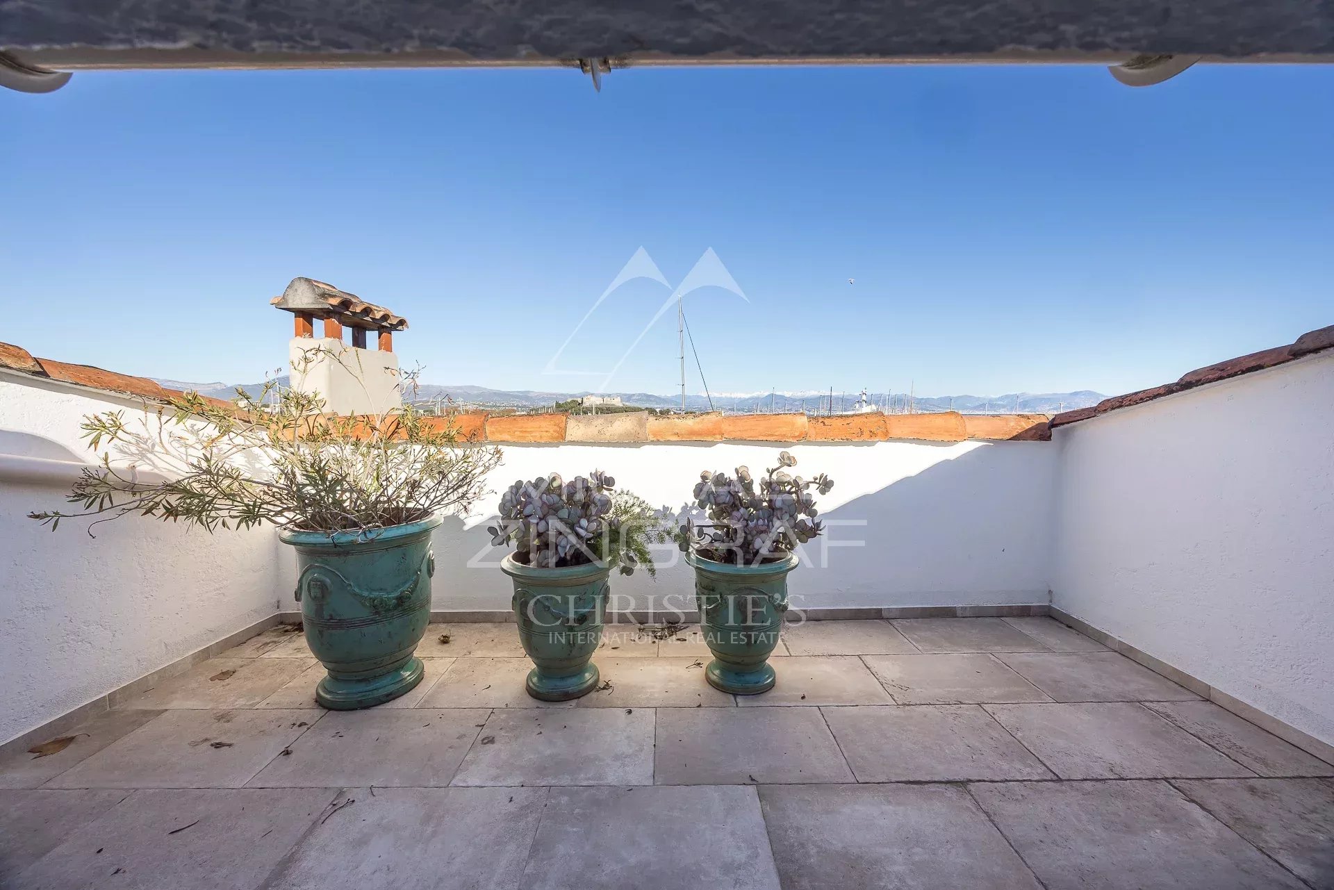 Appartement d’exception – Vieille Ville d’Antibes – Dernier étage – Terrasses – Vue panoramique