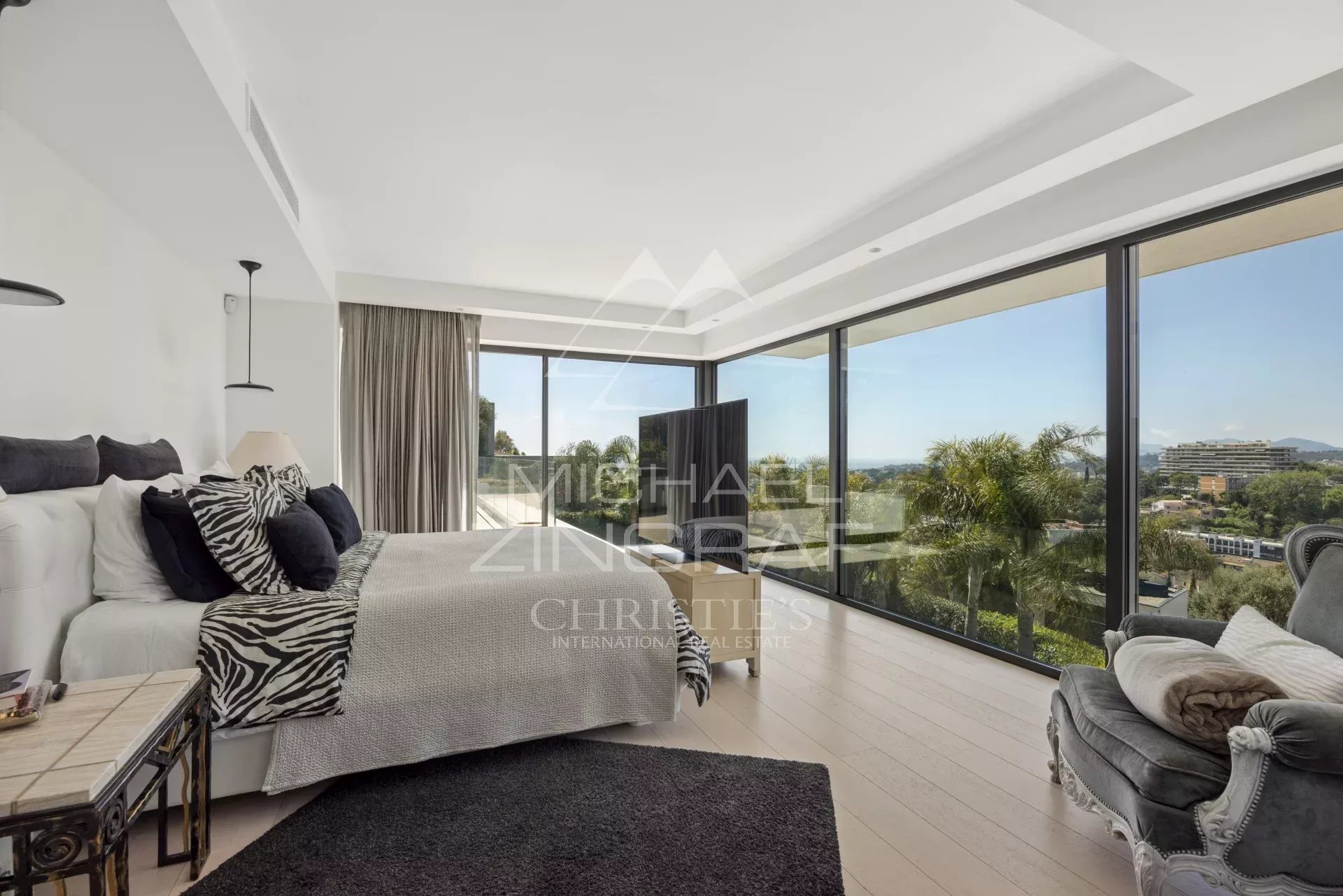 Contemporary Villa - Panoramic view