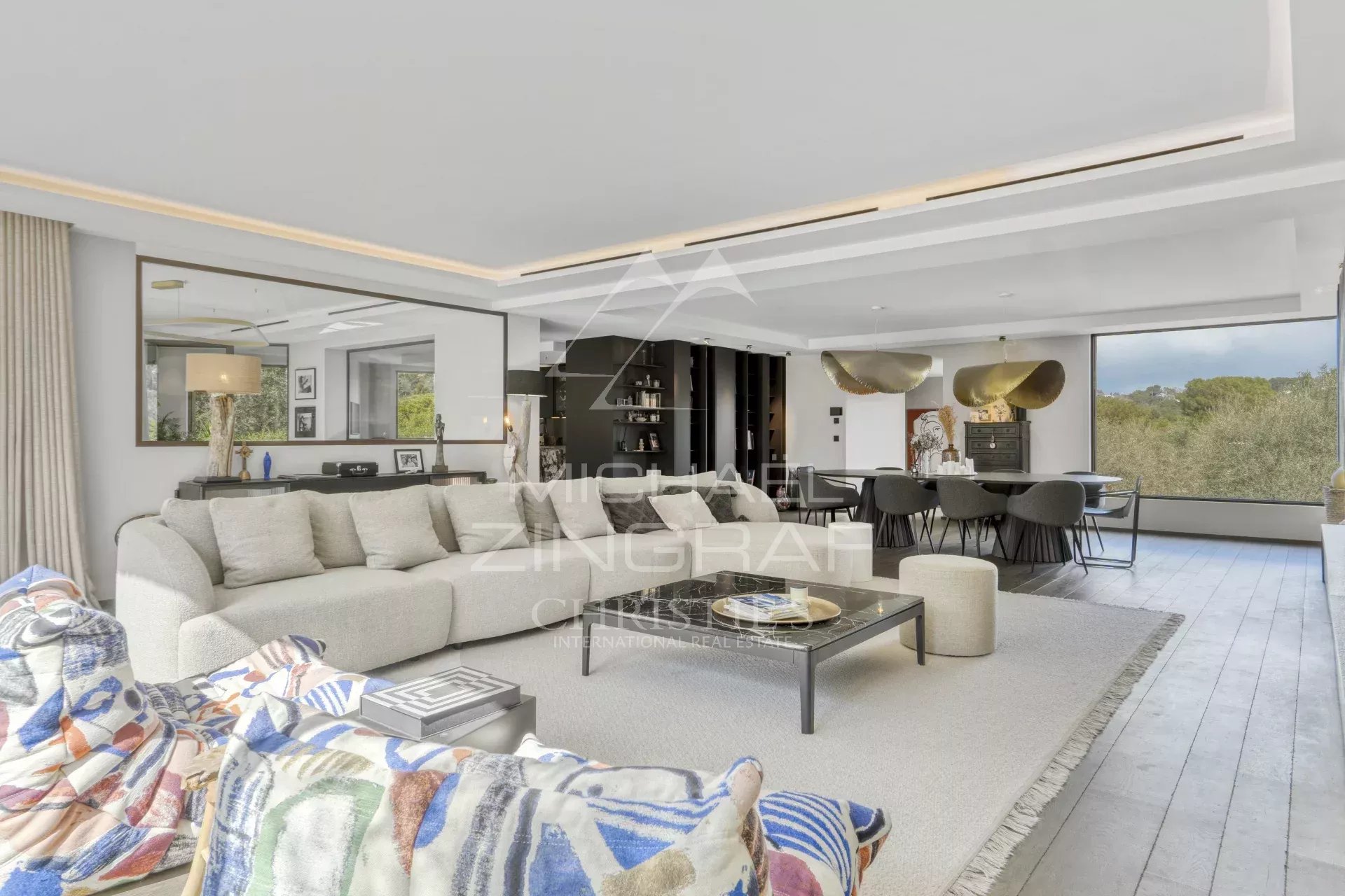 In der Nähe von Cannes – Hervorragende Villa mit Charme und moderner Ausstattung – 5/6 Schlafzimmer