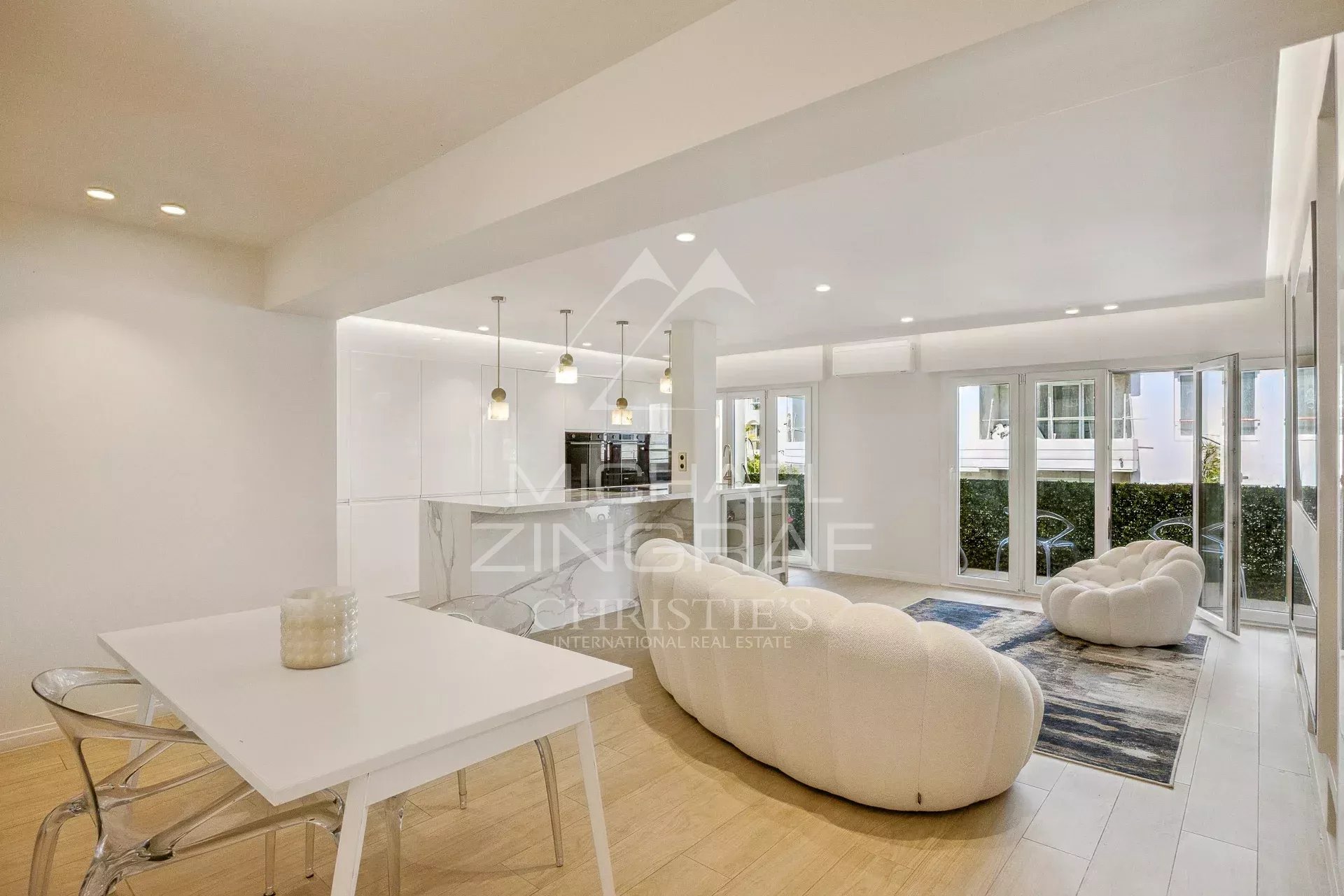 APPARTEMENT D’EXCEPTION EN HYPER CENTRE DE JUAN-LES-PINS